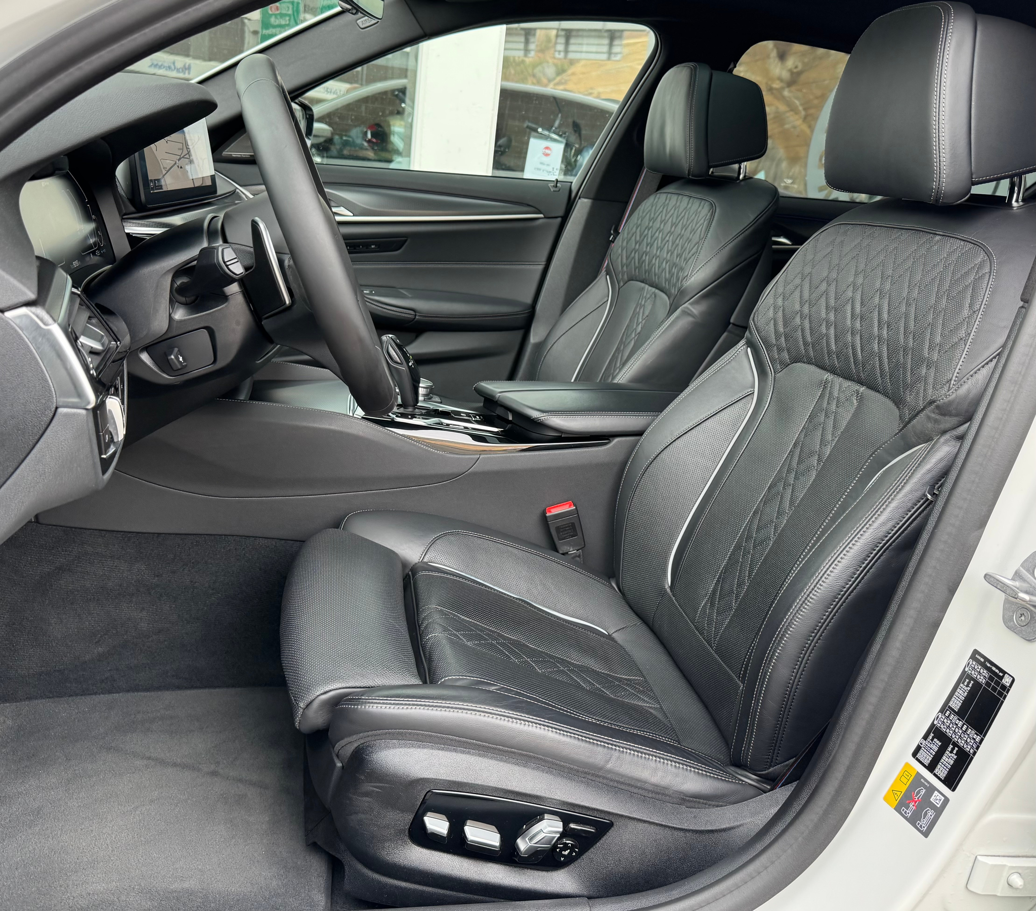 listing desktop thumbnail image 7