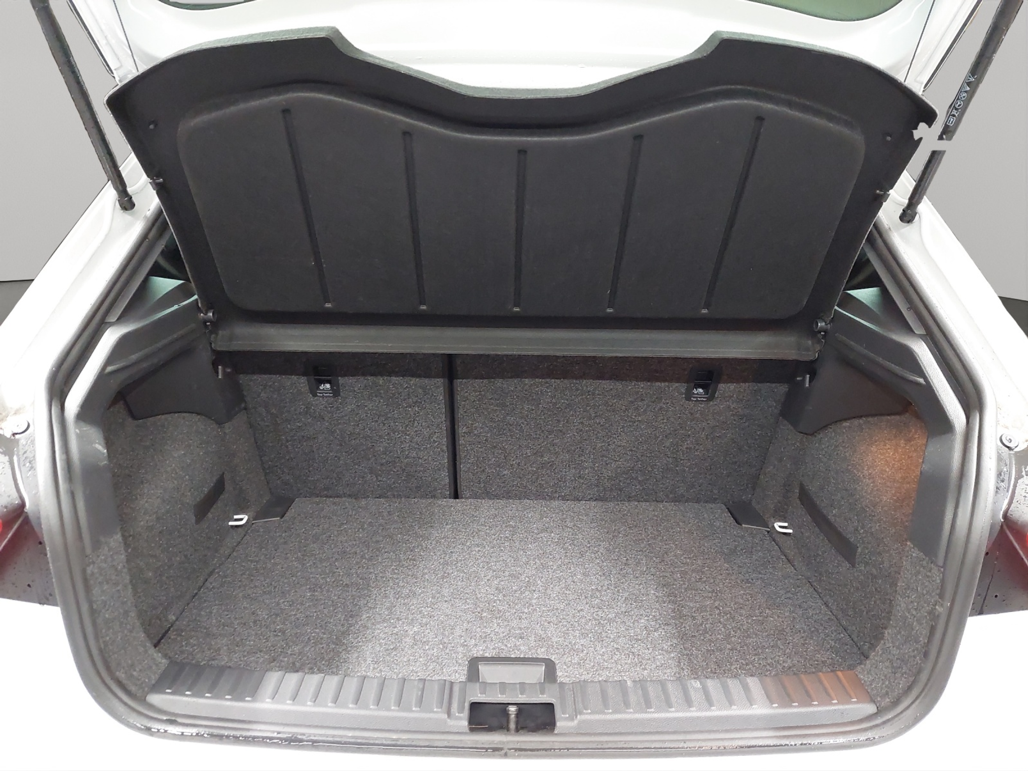 listing desktop thumbnail image 10