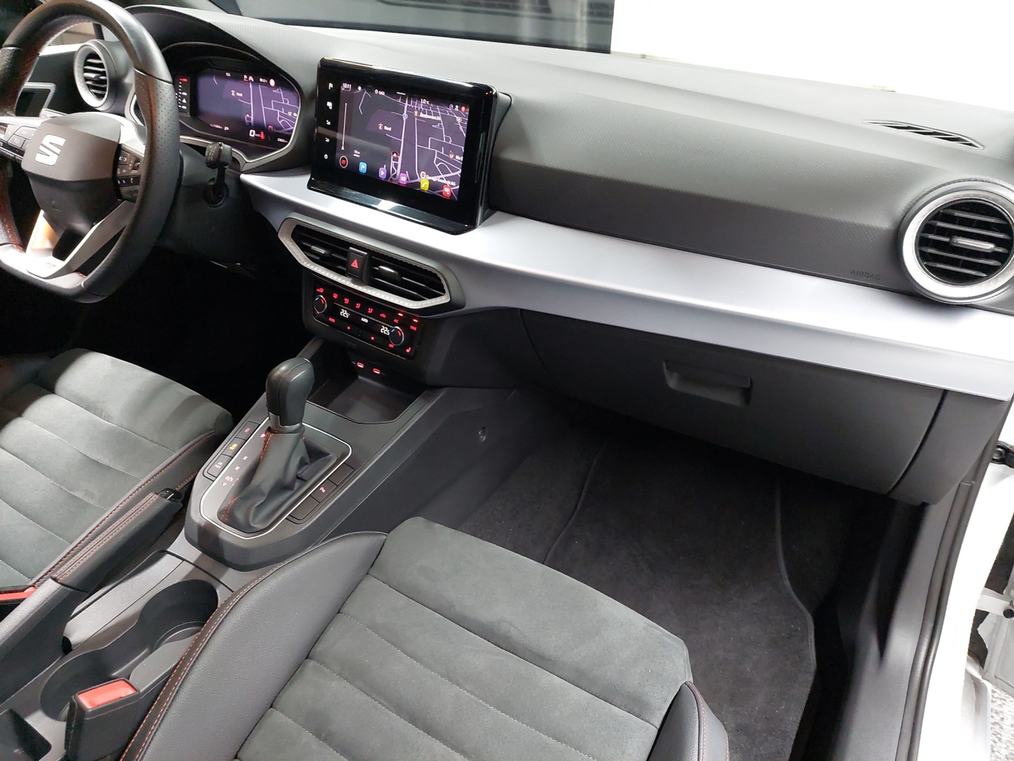 listing desktop thumbnail image 9