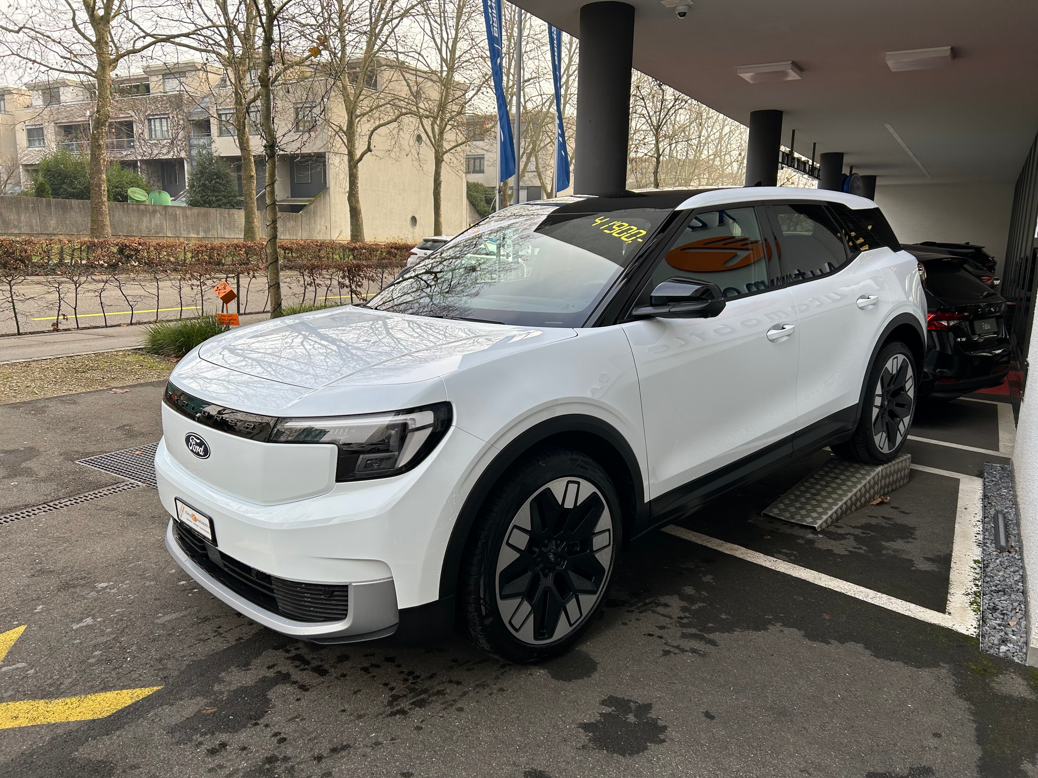 listing desktop thumbnail image 2