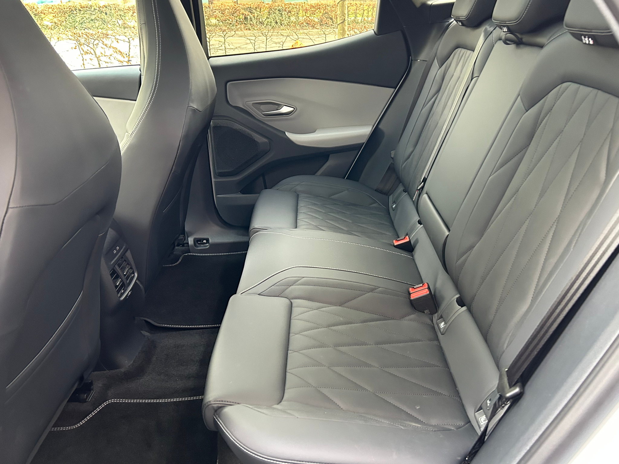 listing desktop thumbnail image 13