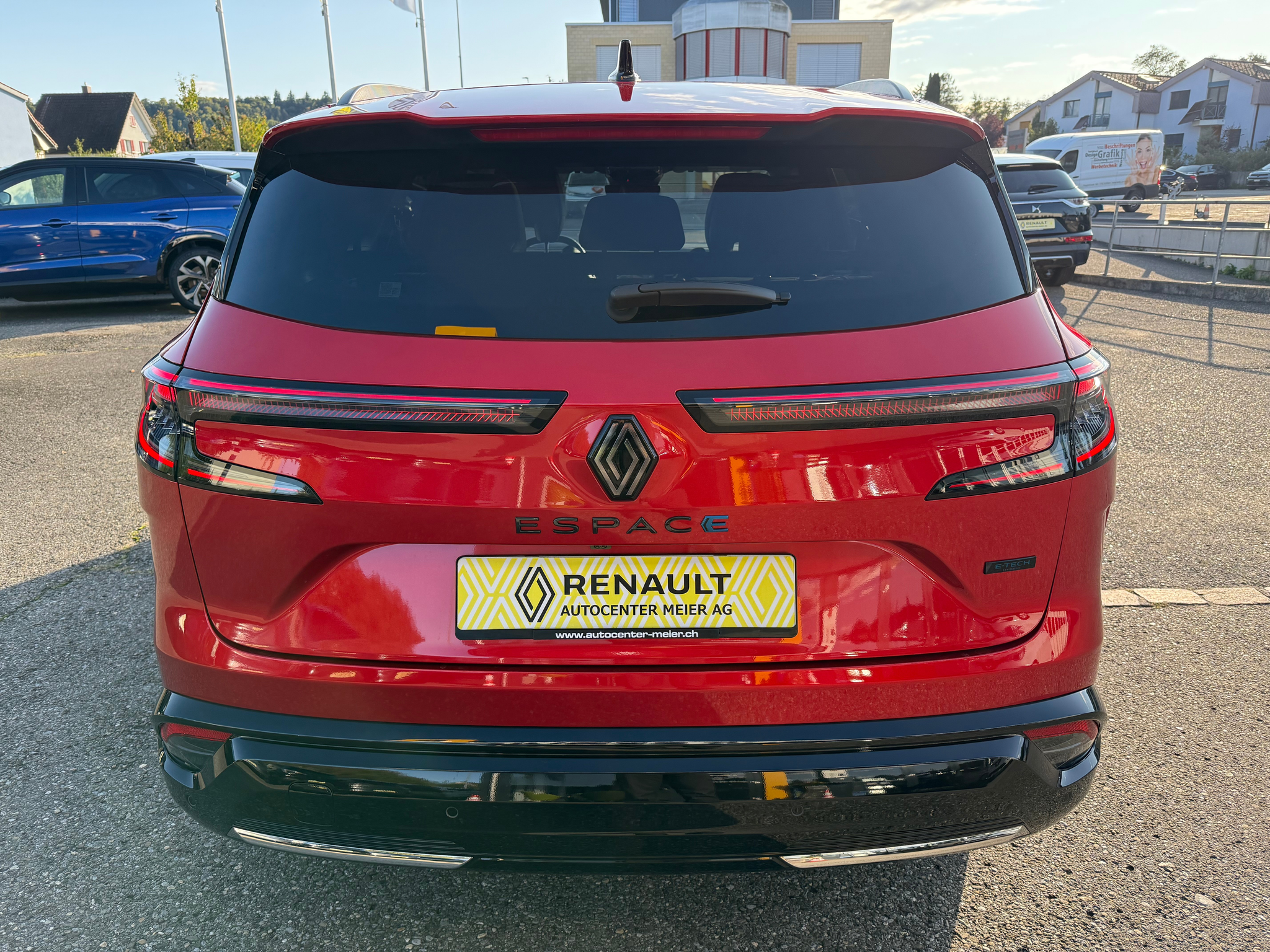 listing desktop thumbnail image 4