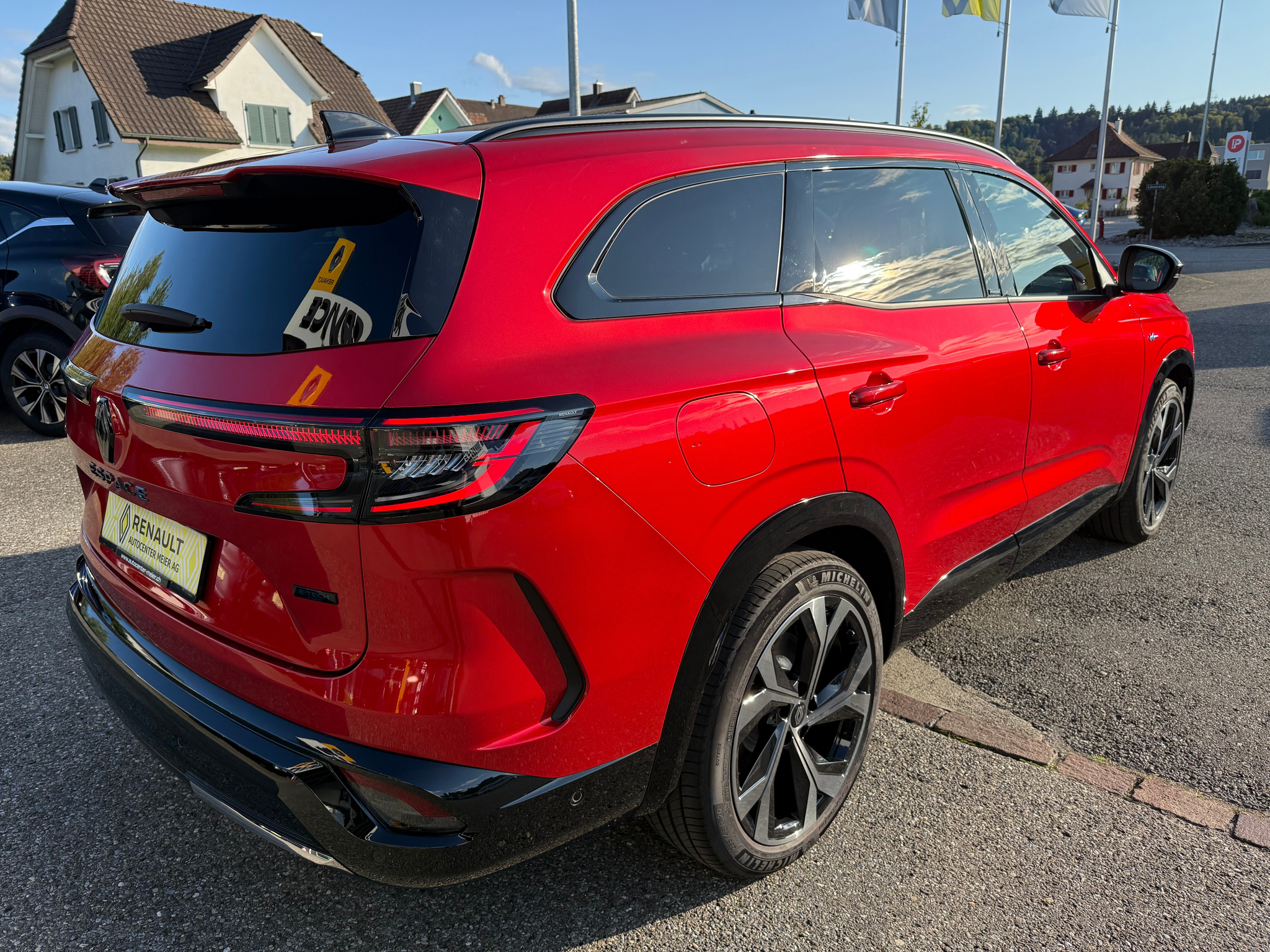 listing desktop thumbnail image 5