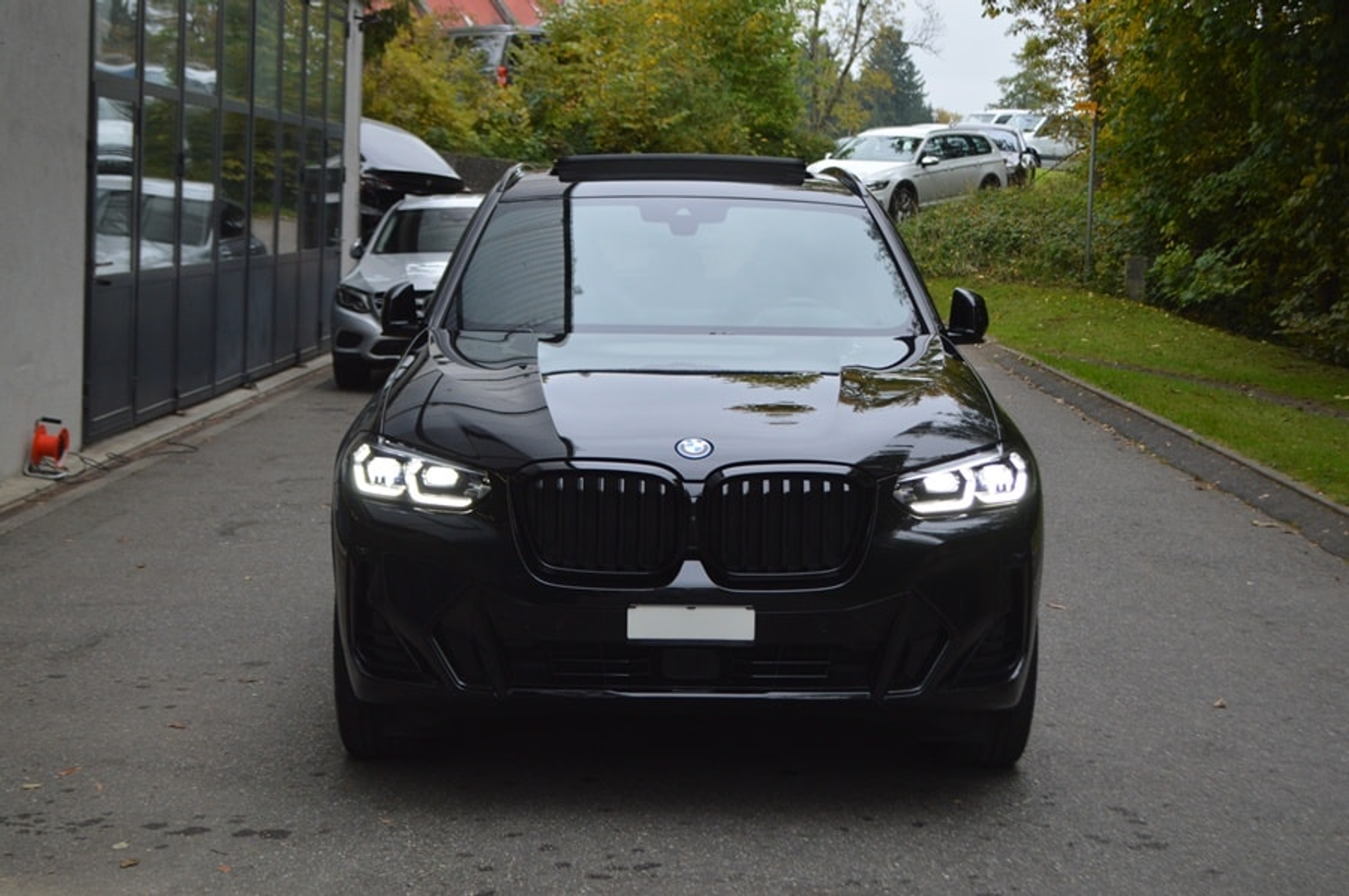 listing desktop thumbnail image 1