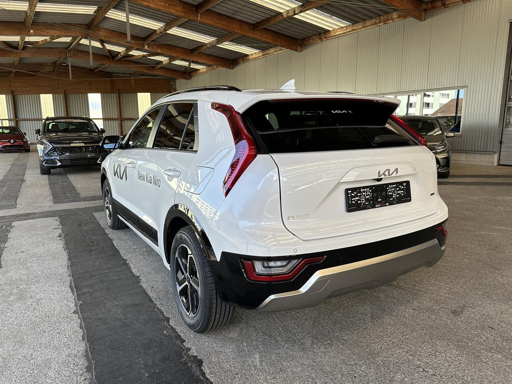 listing desktop thumbnail image 2