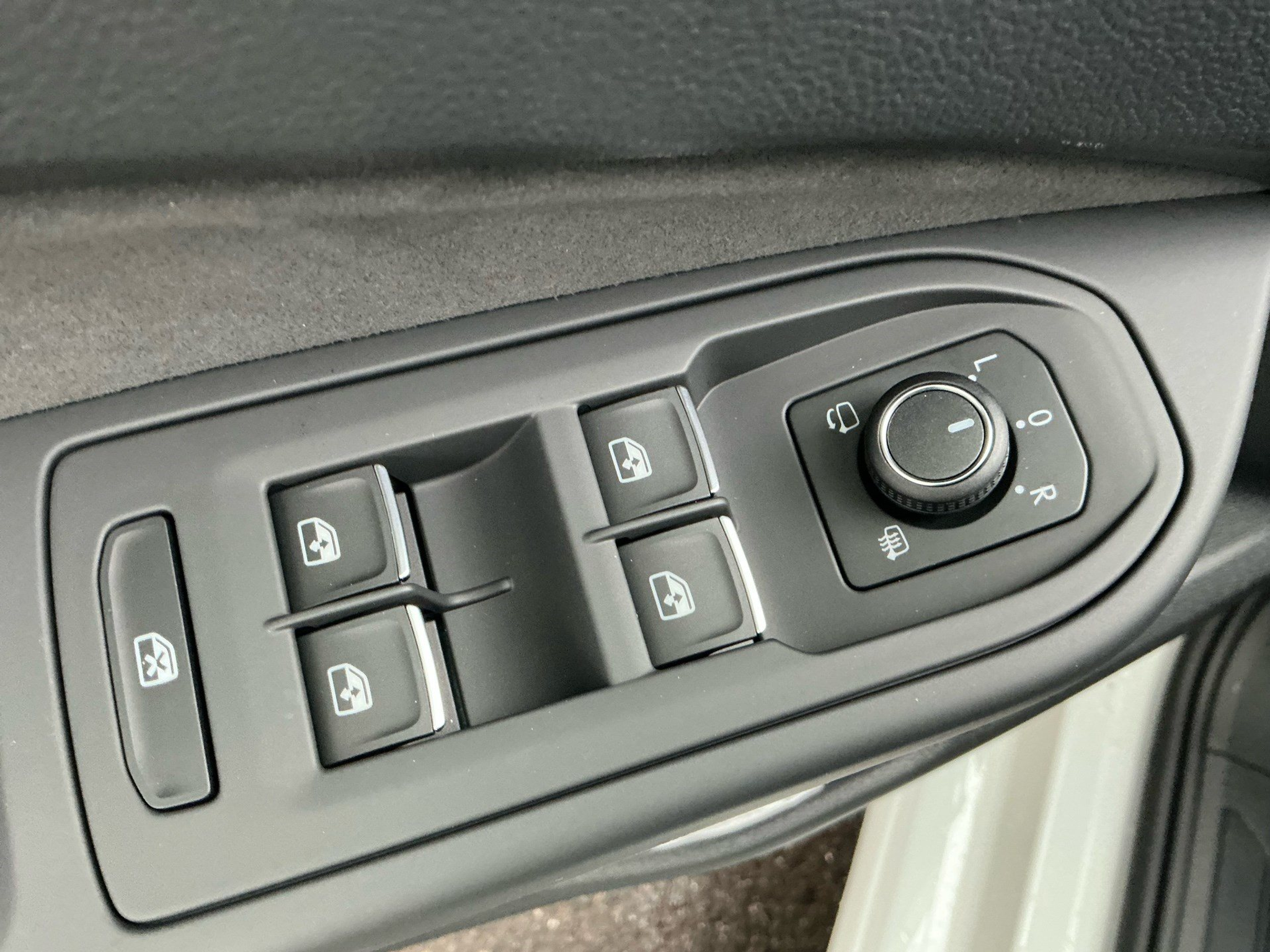 listing desktop thumbnail image 26