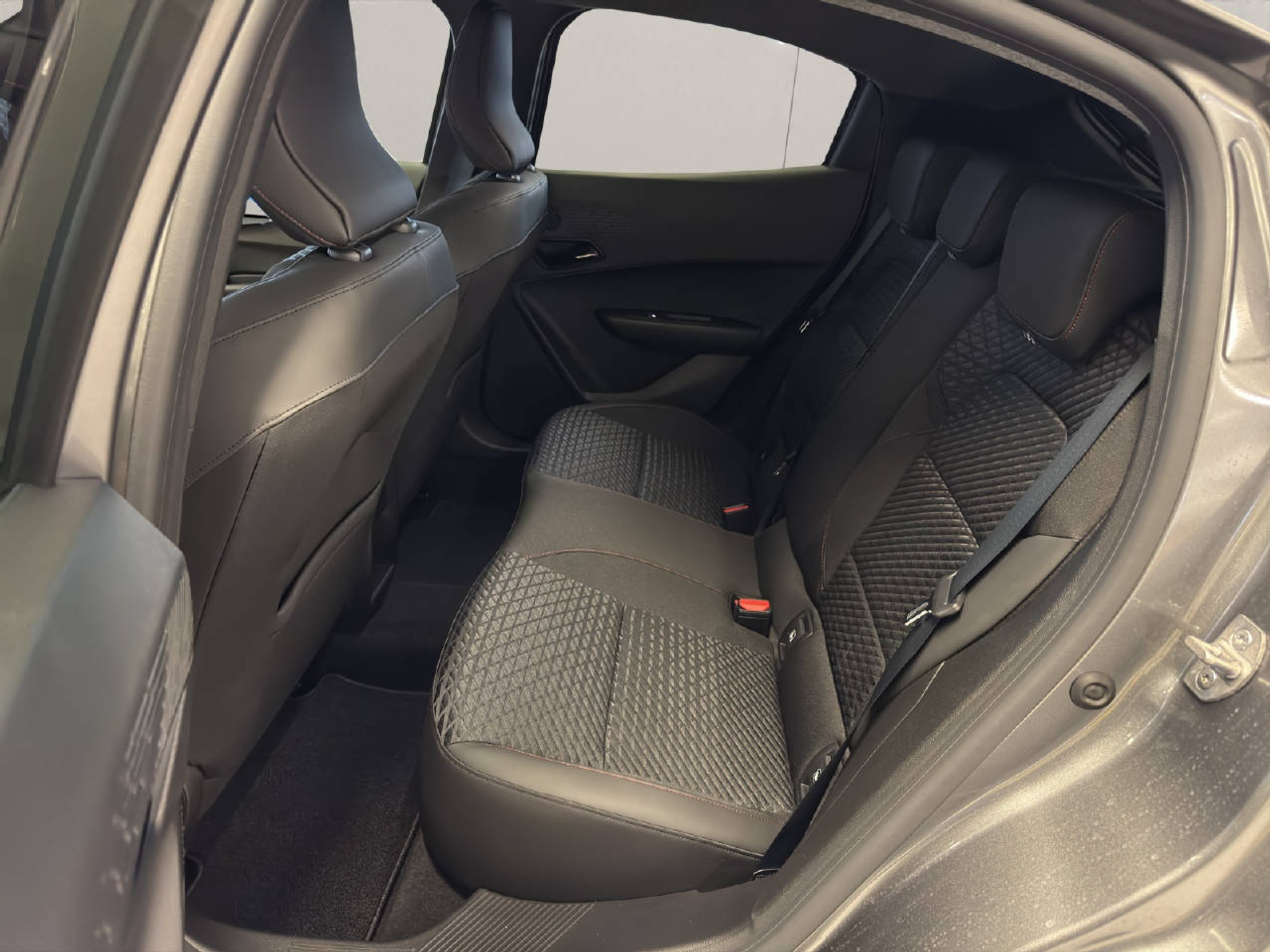 listing desktop thumbnail image 5