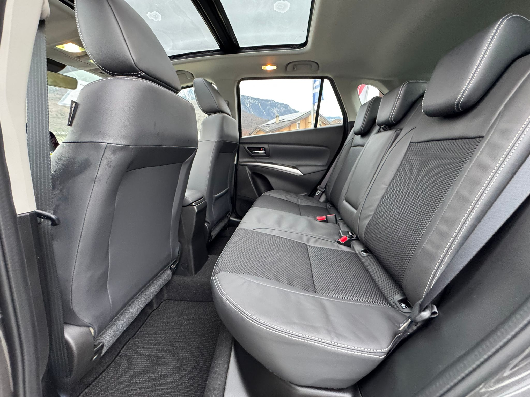 listing desktop thumbnail image 11