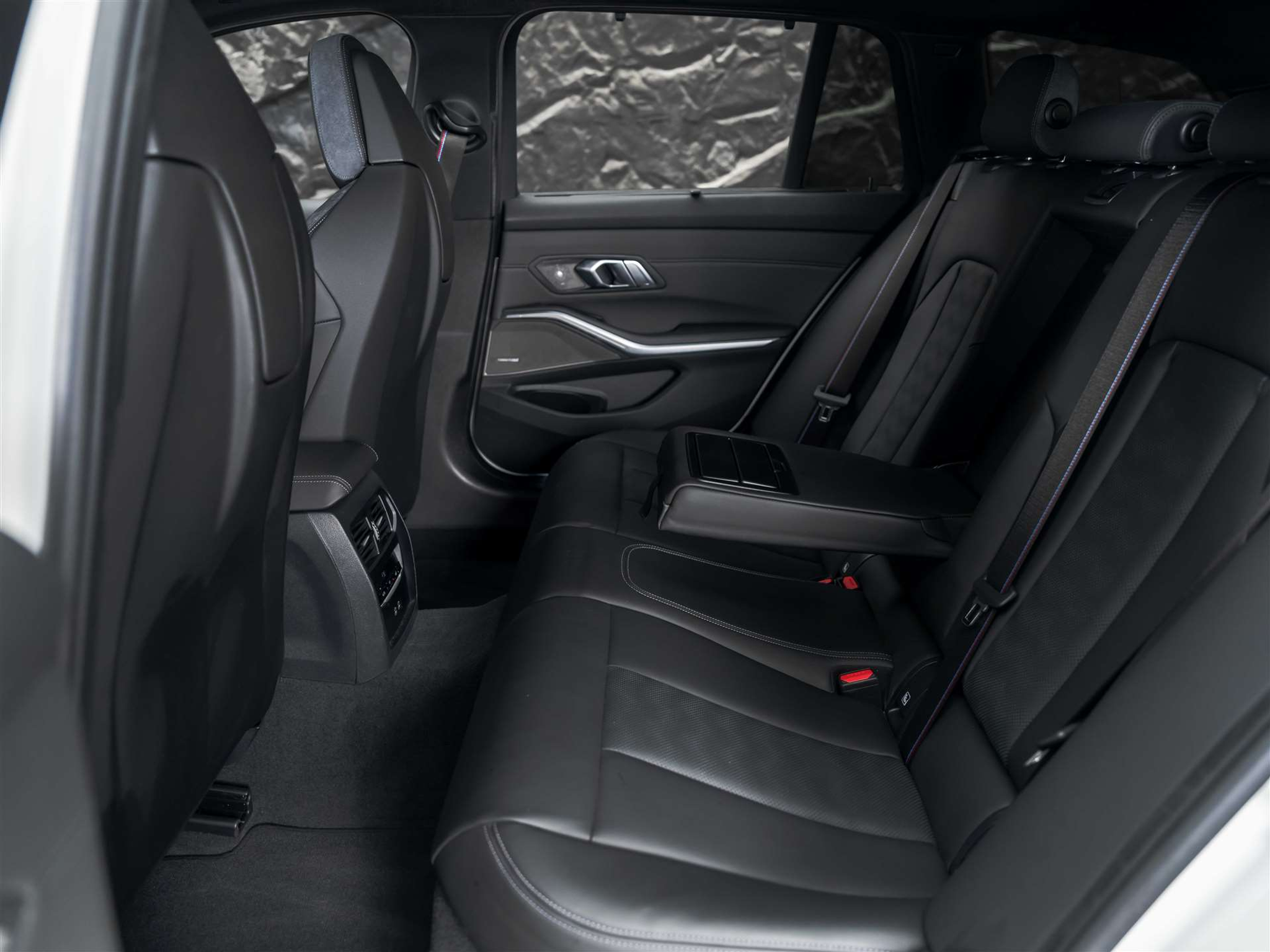 listing desktop thumbnail image 13