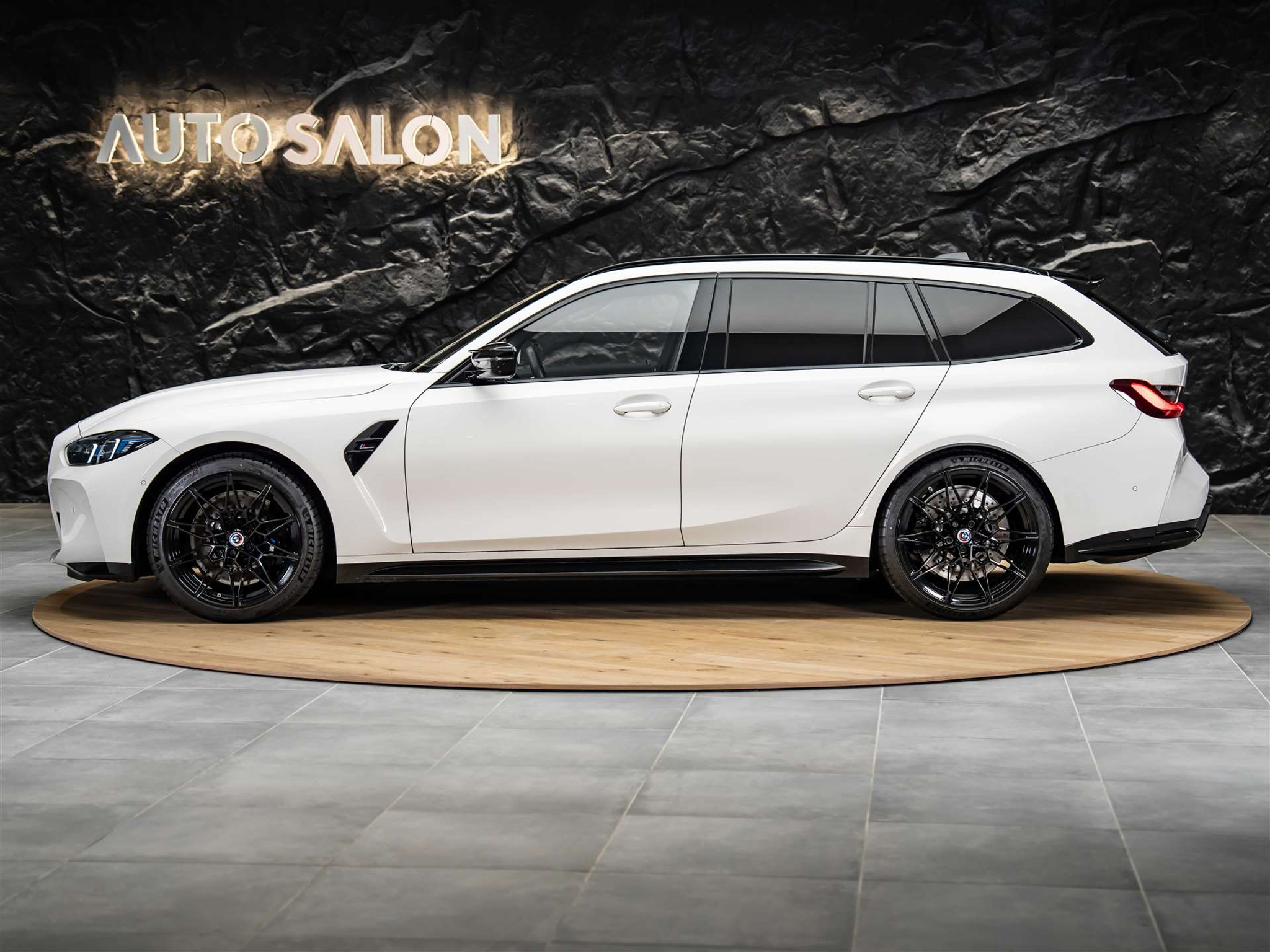 listing desktop thumbnail image 1