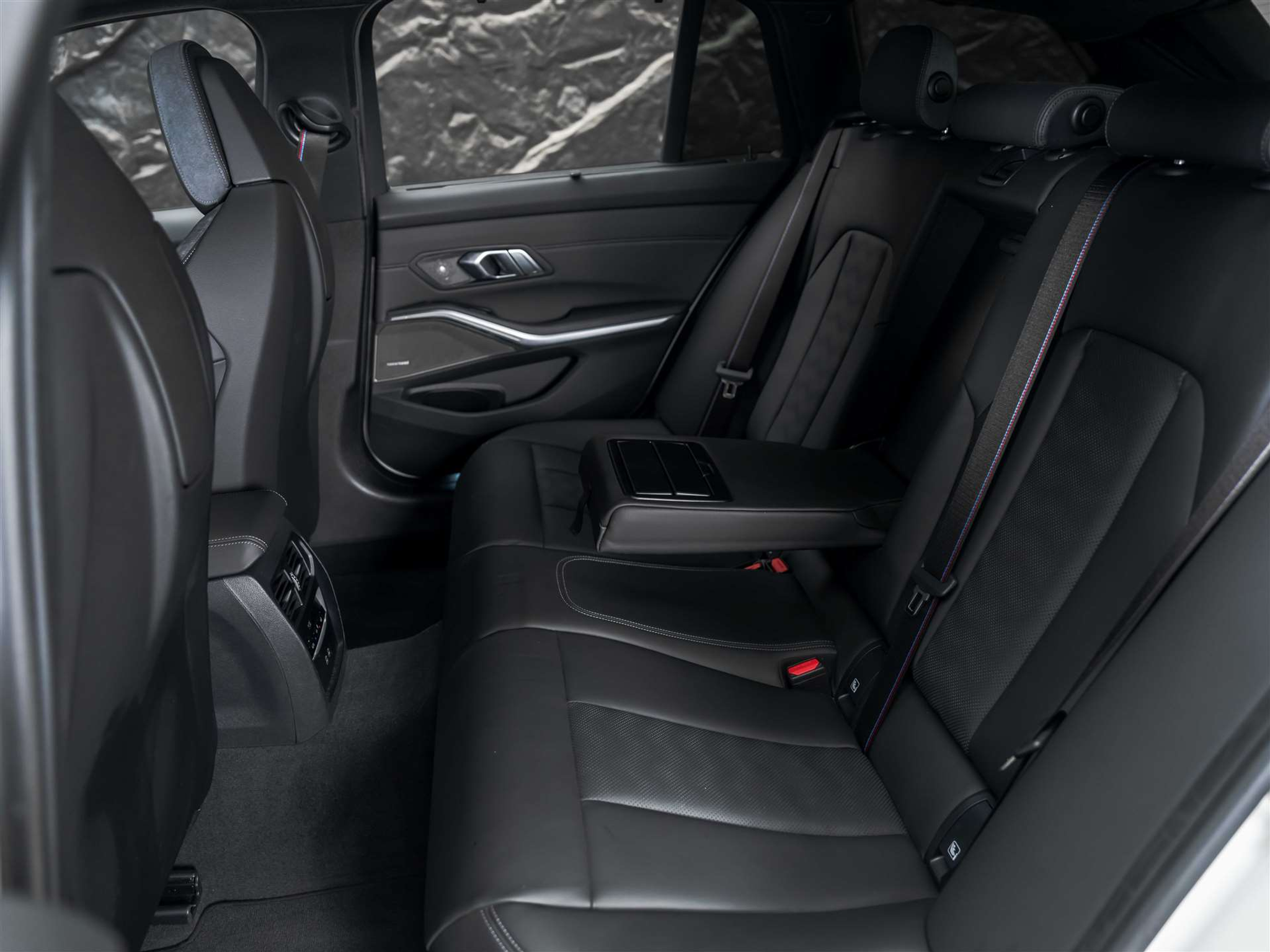 listing desktop thumbnail image 14