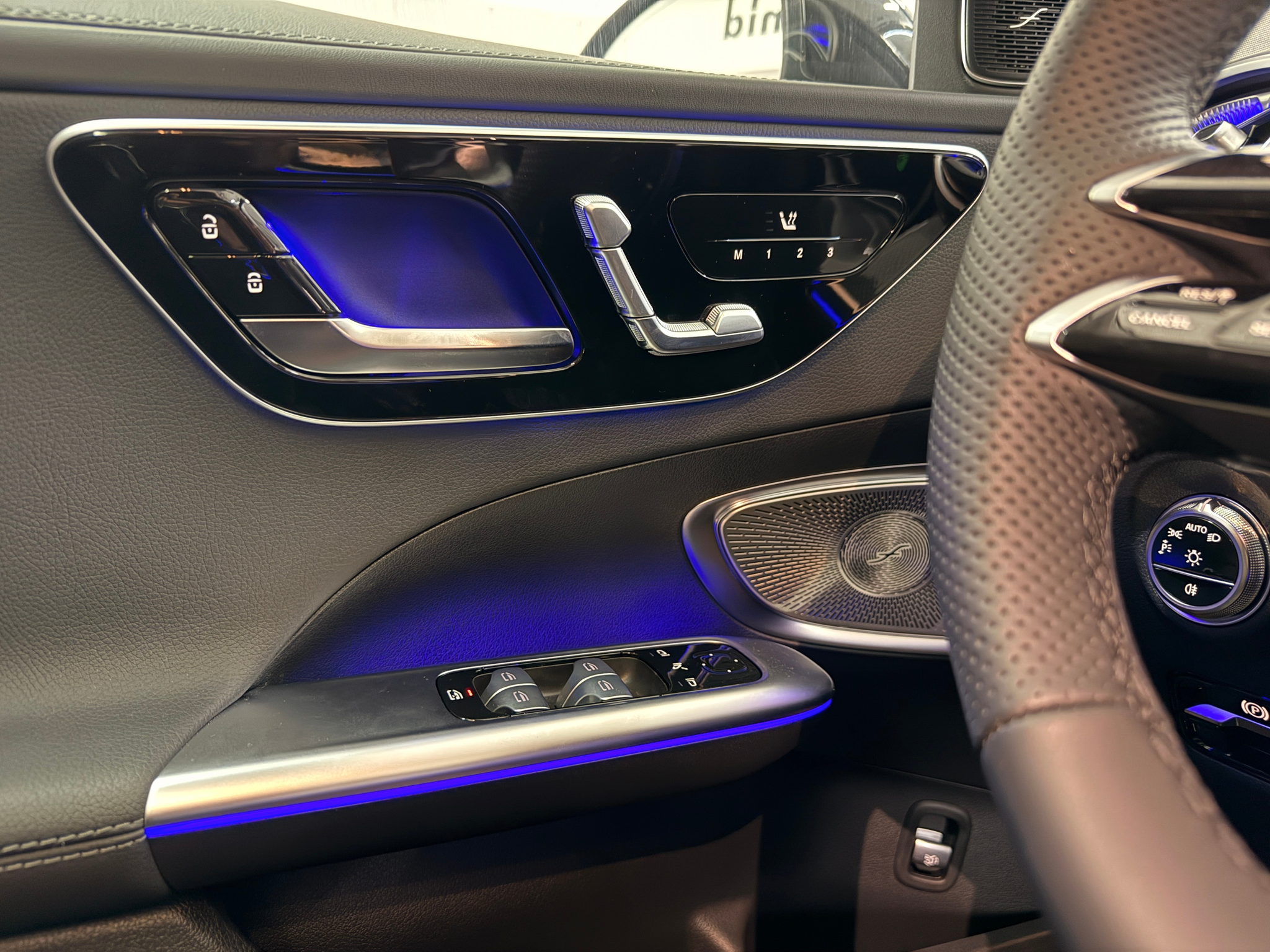 listing desktop thumbnail image 14