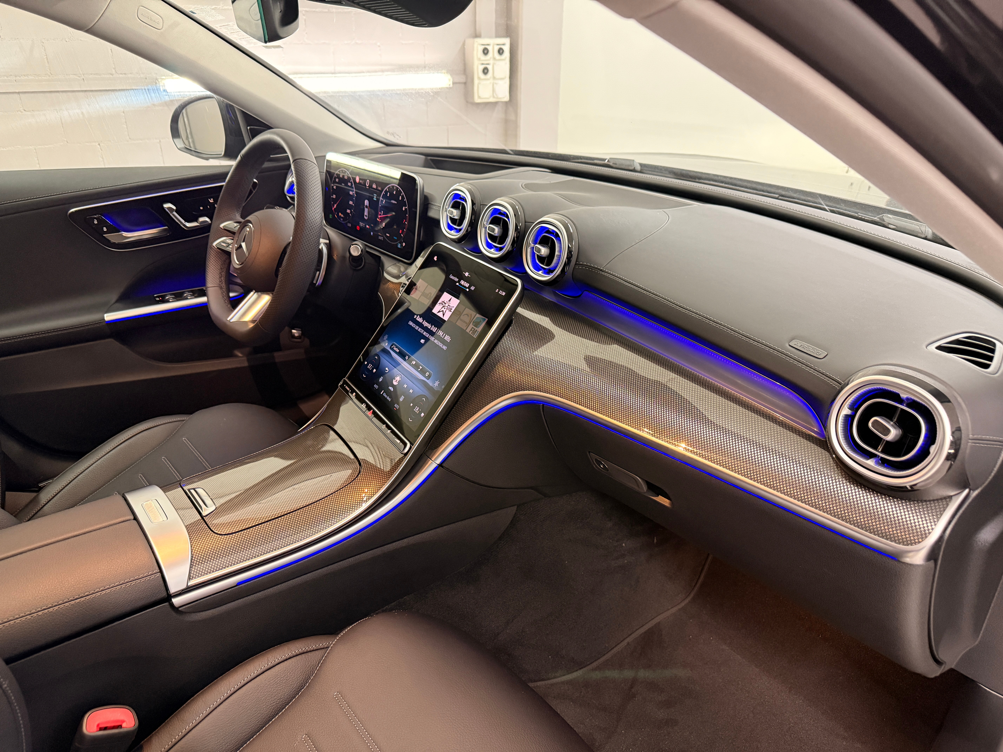 listing desktop thumbnail image 8