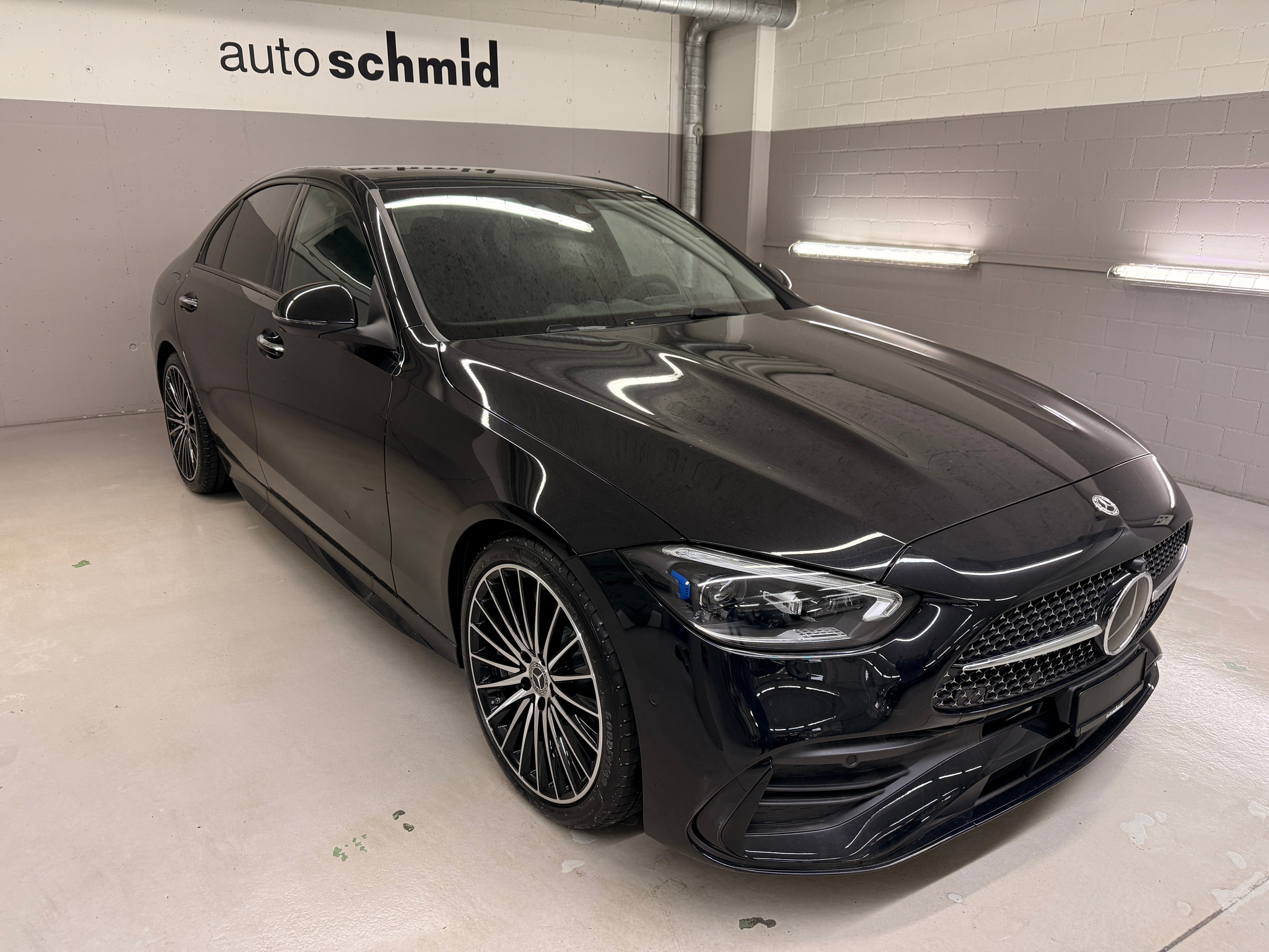 listing desktop thumbnail image 1