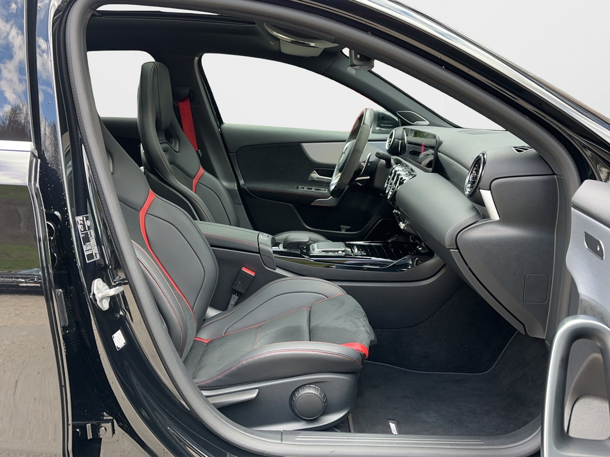 listing desktop thumbnail image 14