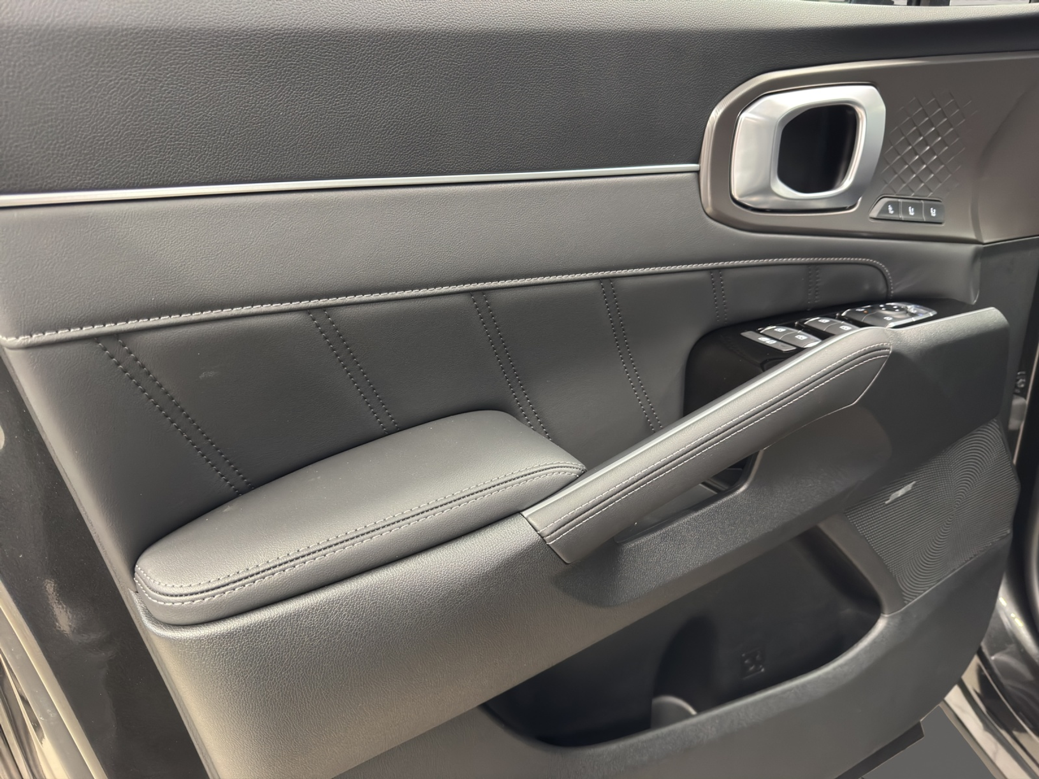 listing desktop thumbnail image 15