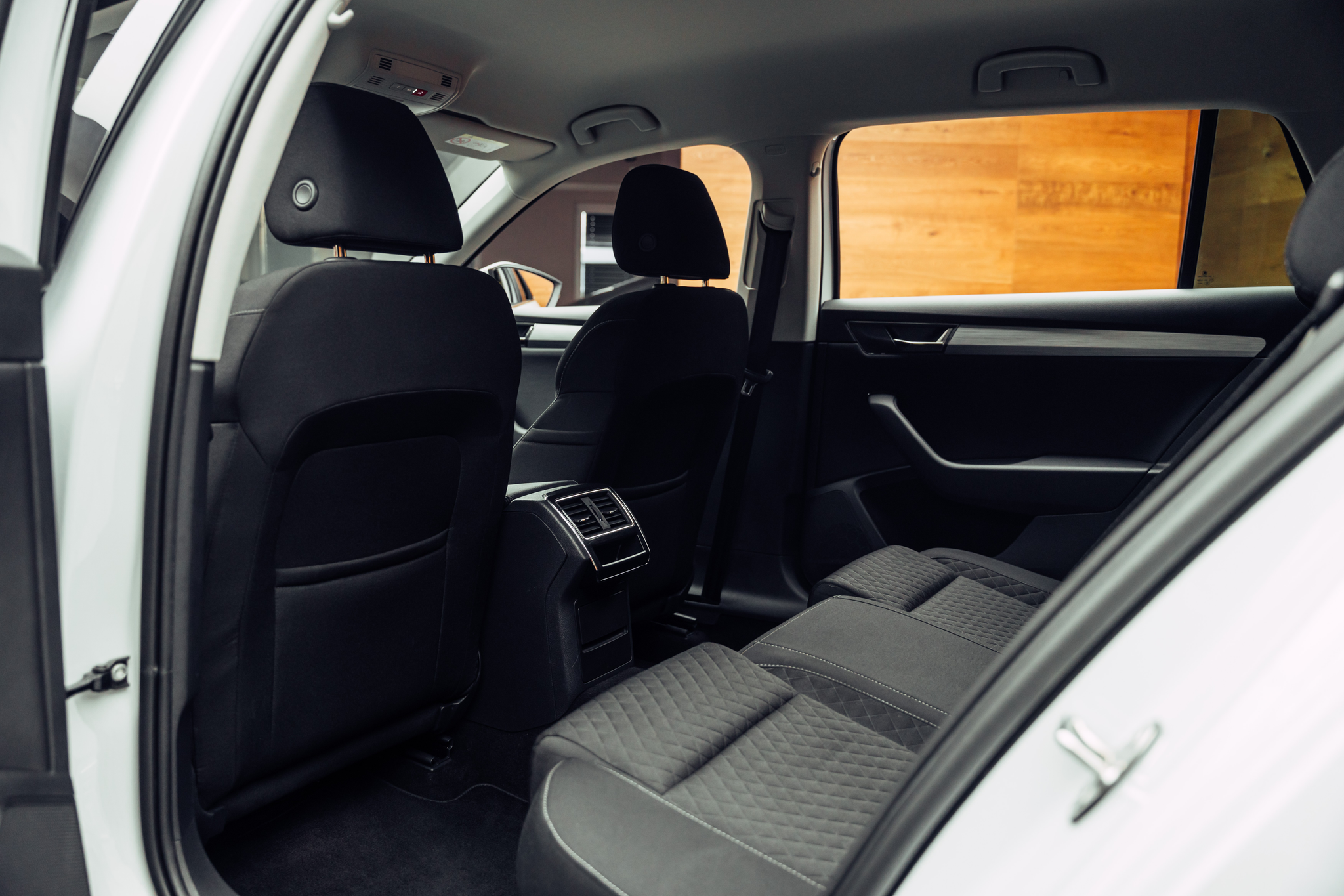 listing desktop thumbnail image 8