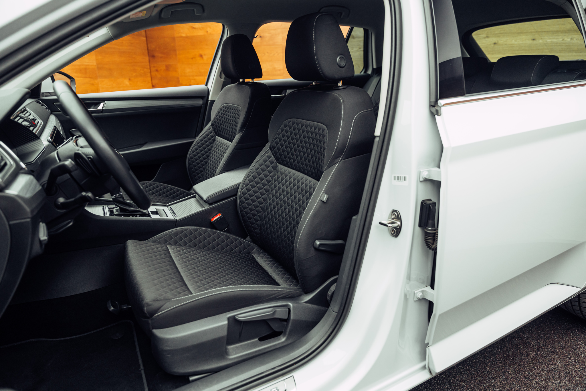 listing desktop thumbnail image 5