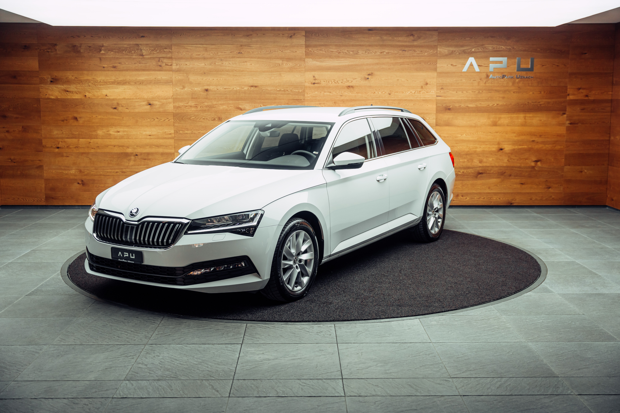 listing desktop thumbnail image 3