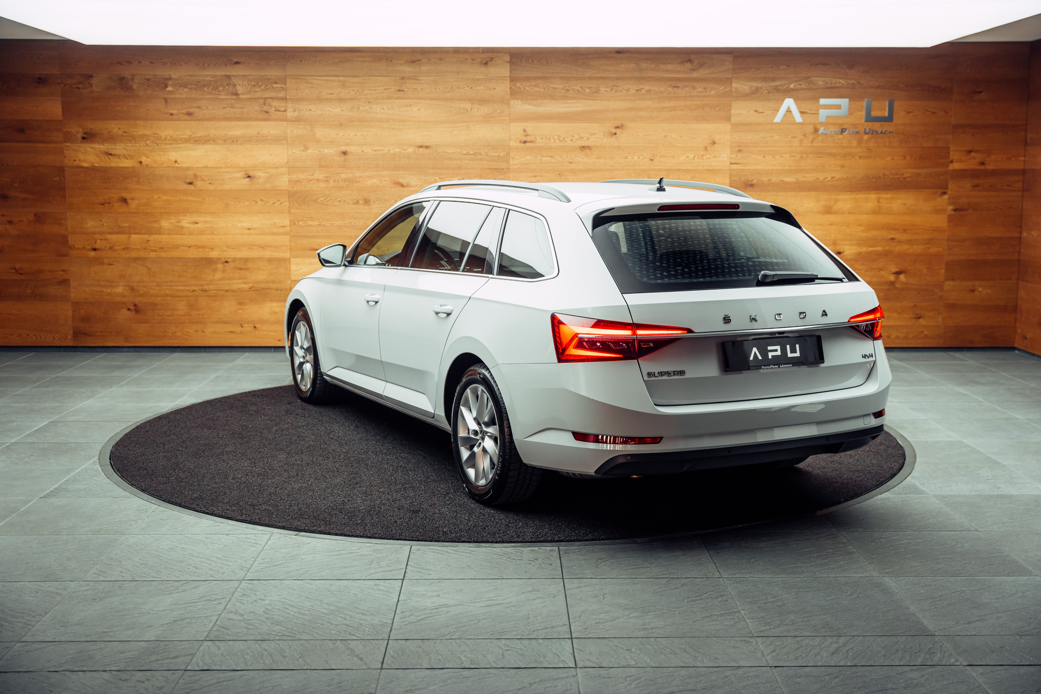 listing desktop thumbnail image 2