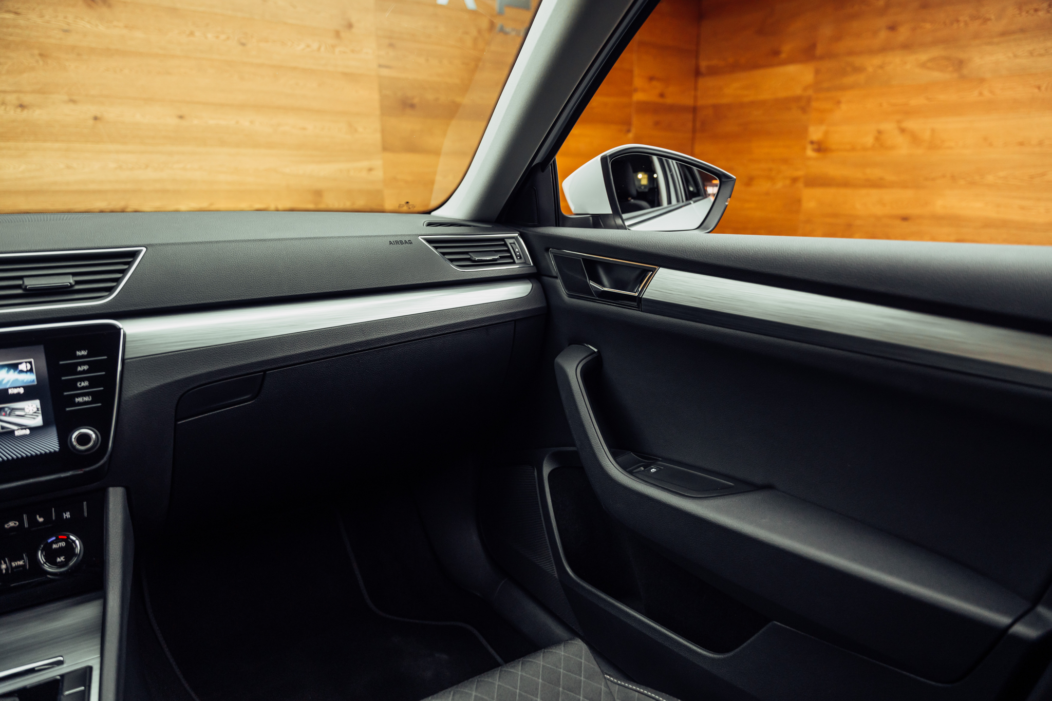 listing desktop thumbnail image 10