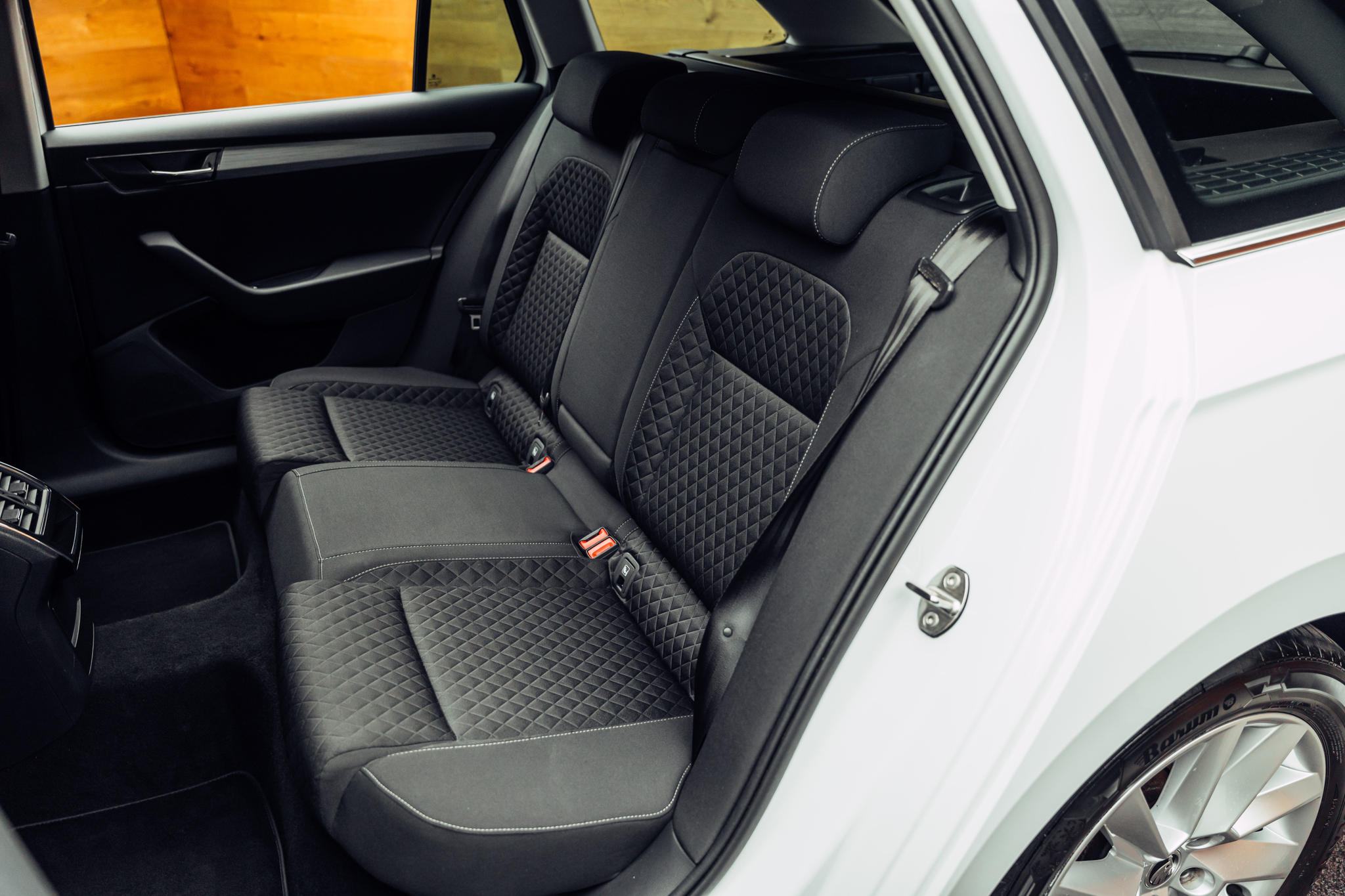 listing desktop thumbnail image 7