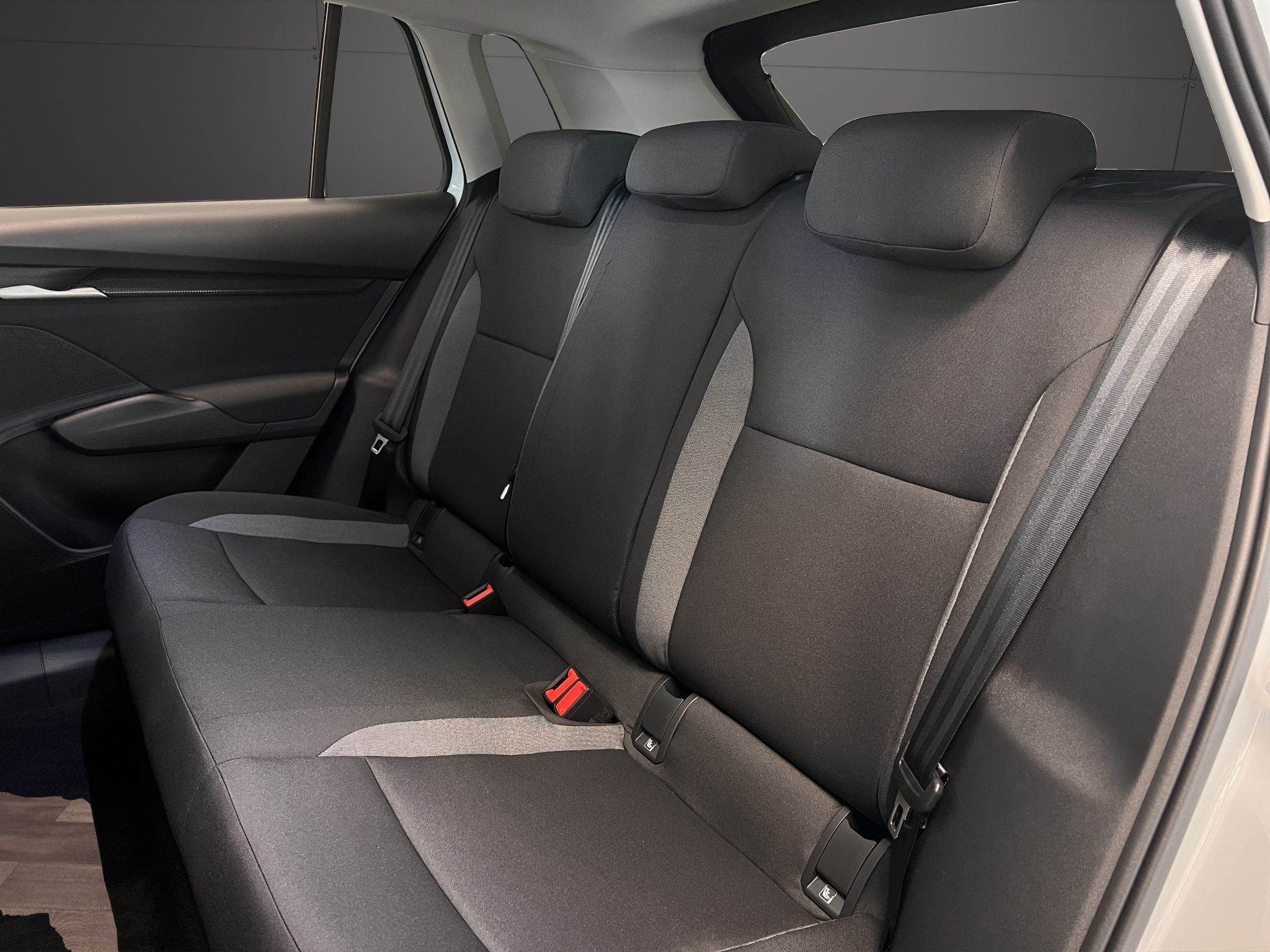 listing desktop thumbnail image 7