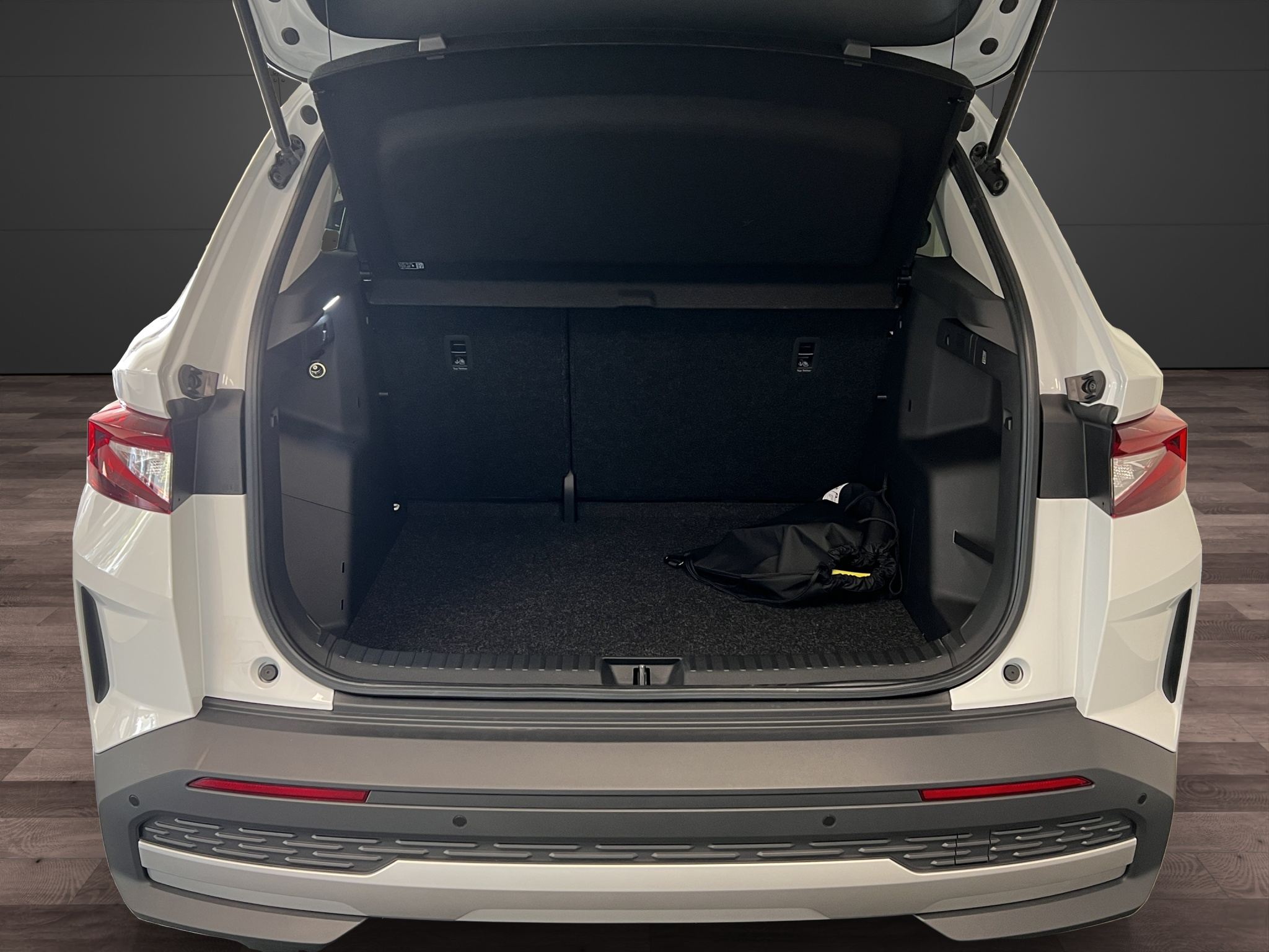 listing desktop thumbnail image 11