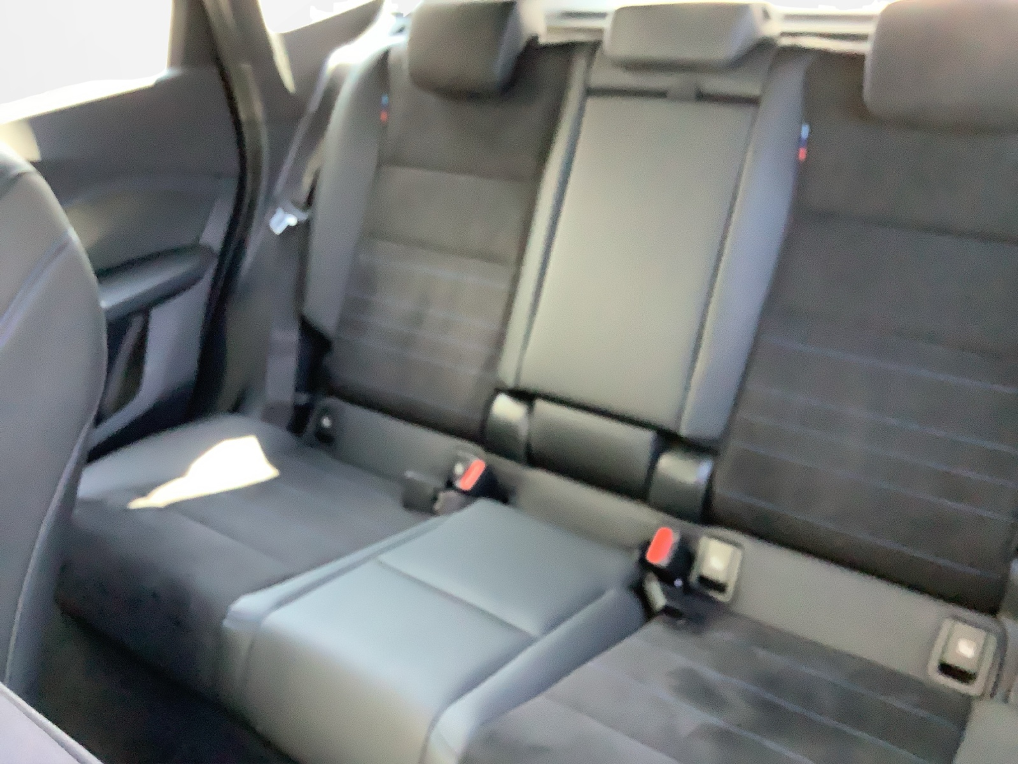 listing desktop thumbnail image 18