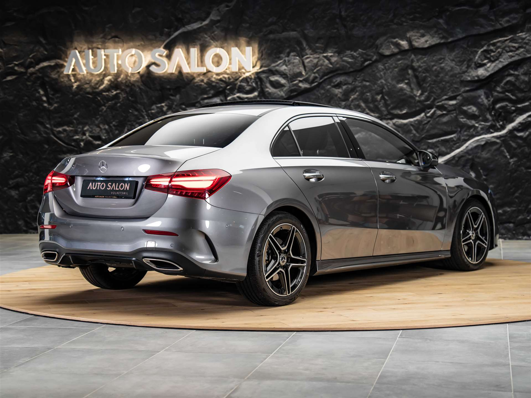 listing desktop thumbnail image 4