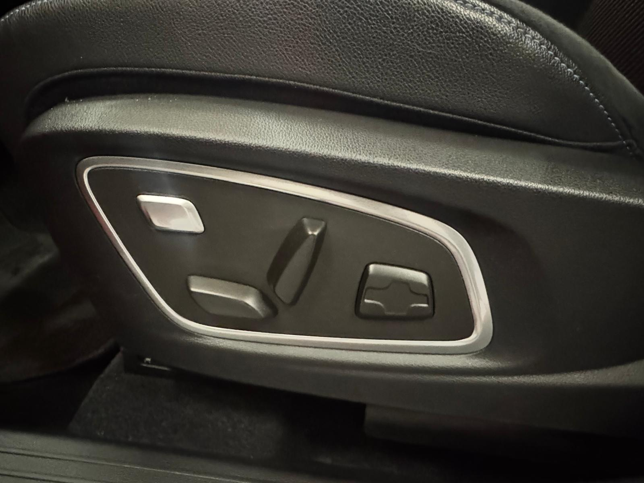 listing desktop thumbnail image 10