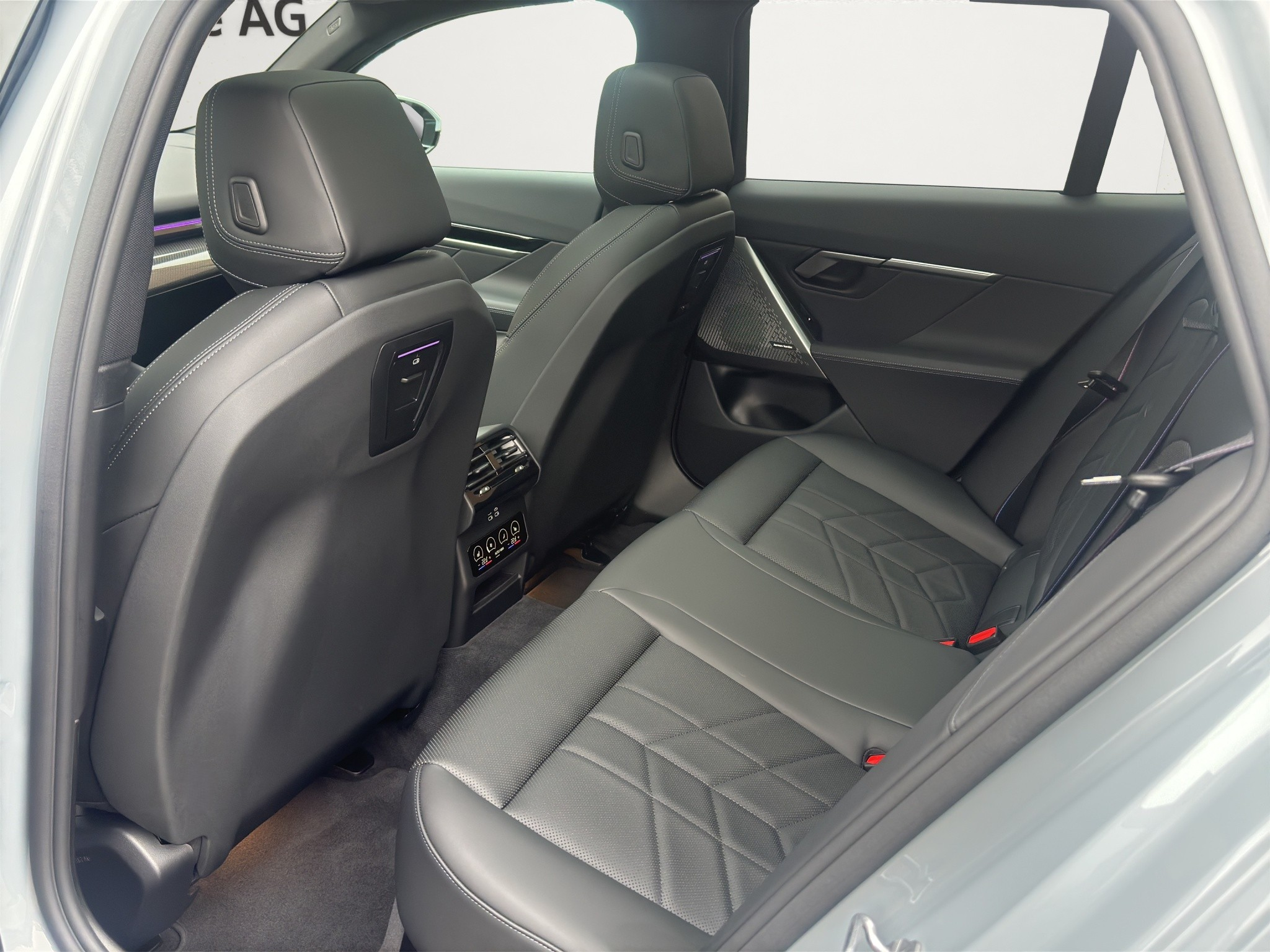 listing desktop thumbnail image 13