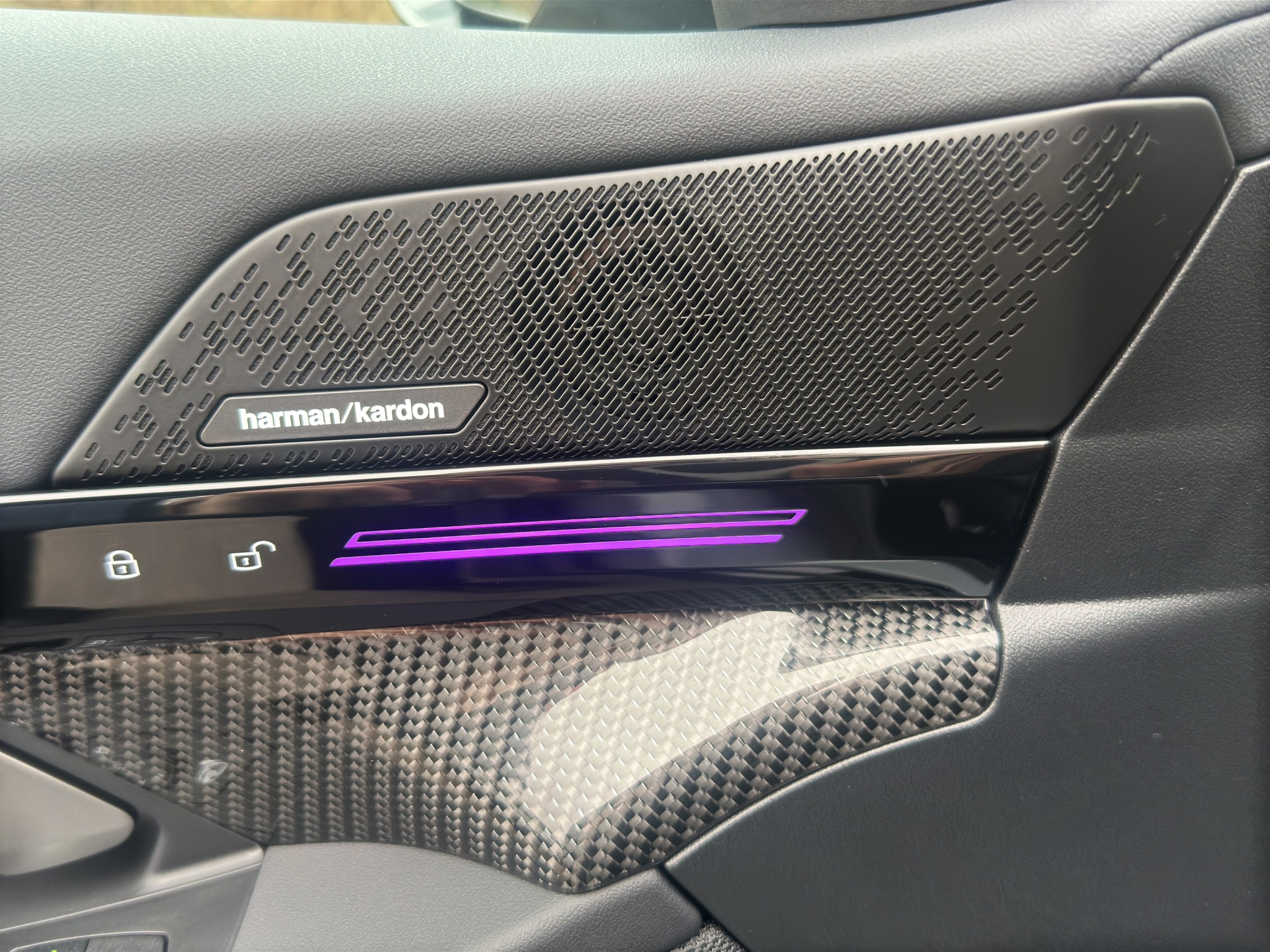 listing desktop thumbnail image 23