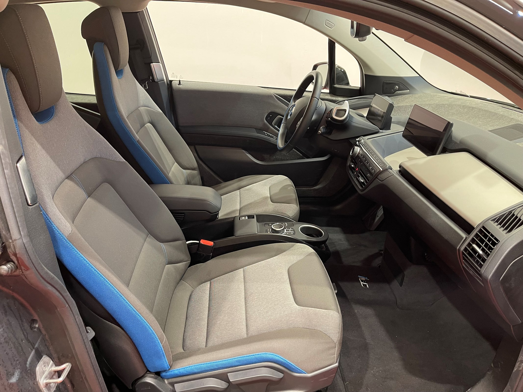 listing desktop thumbnail image 13