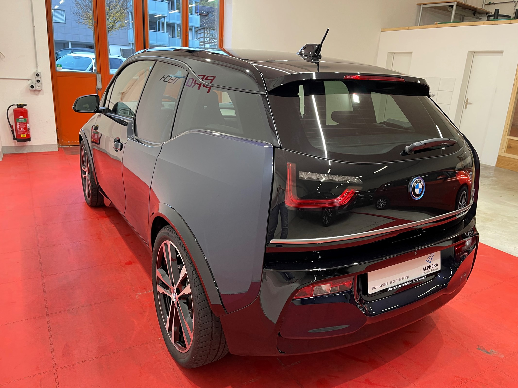 listing desktop thumbnail image 8