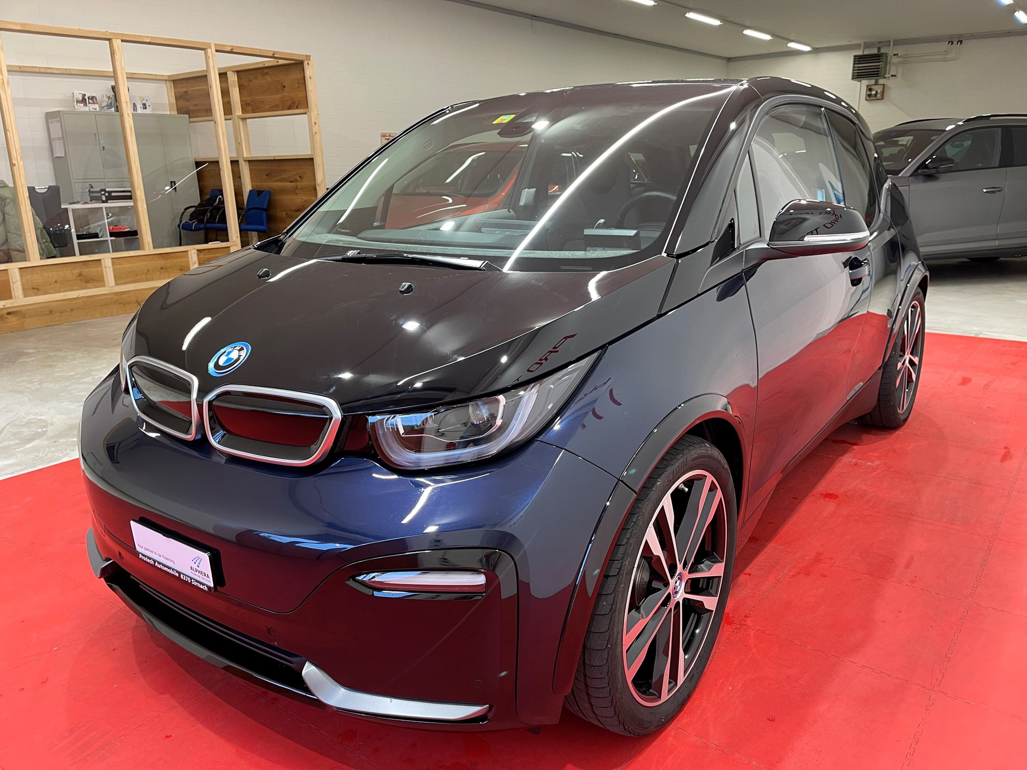 listing desktop thumbnail image 3