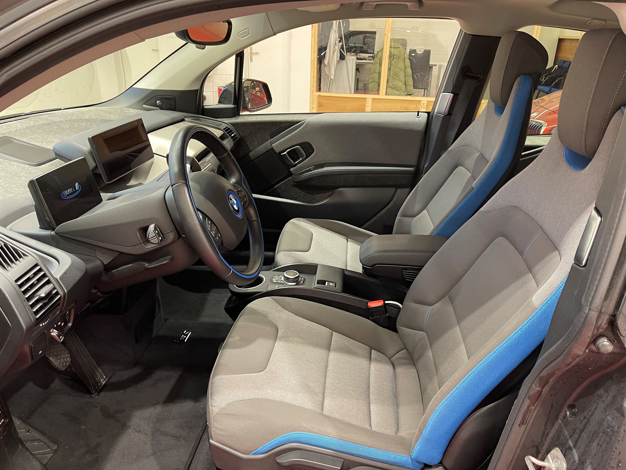 listing desktop thumbnail image 9