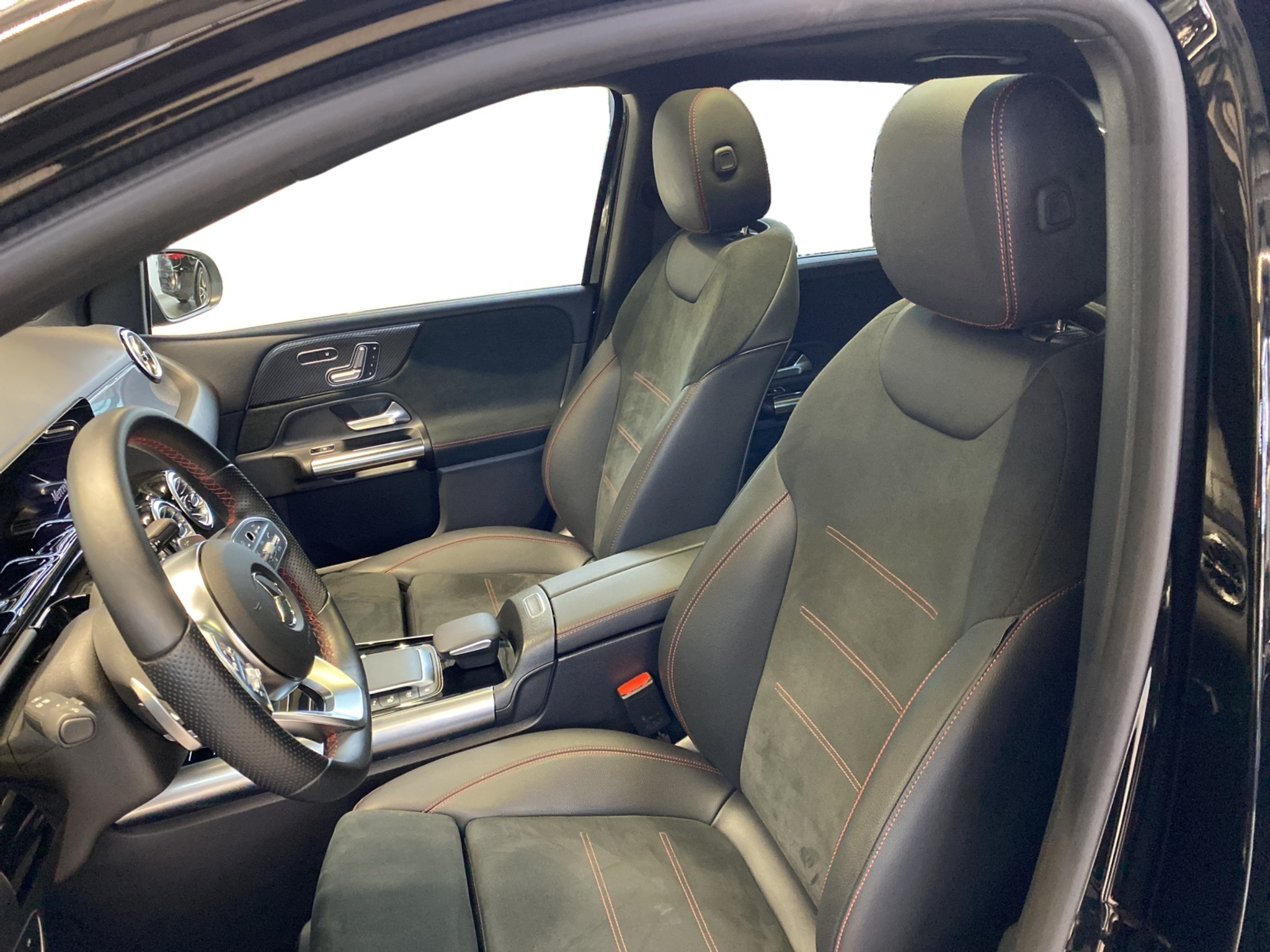 listing desktop thumbnail image 6