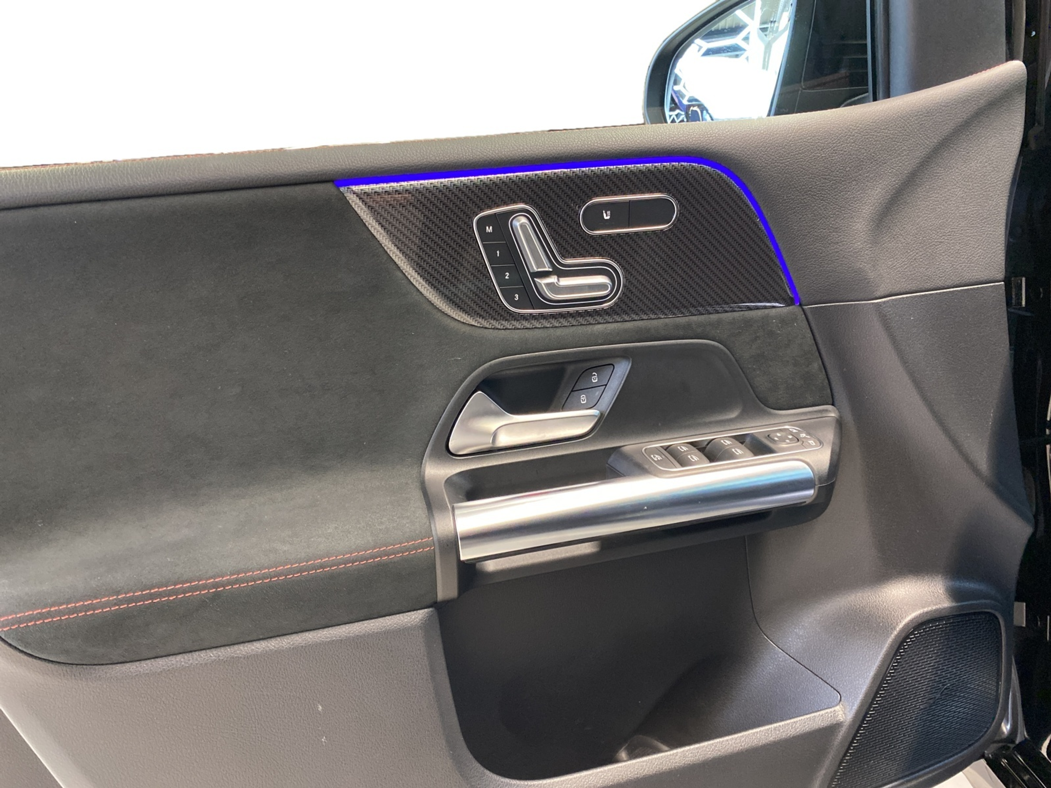 listing desktop thumbnail image 10