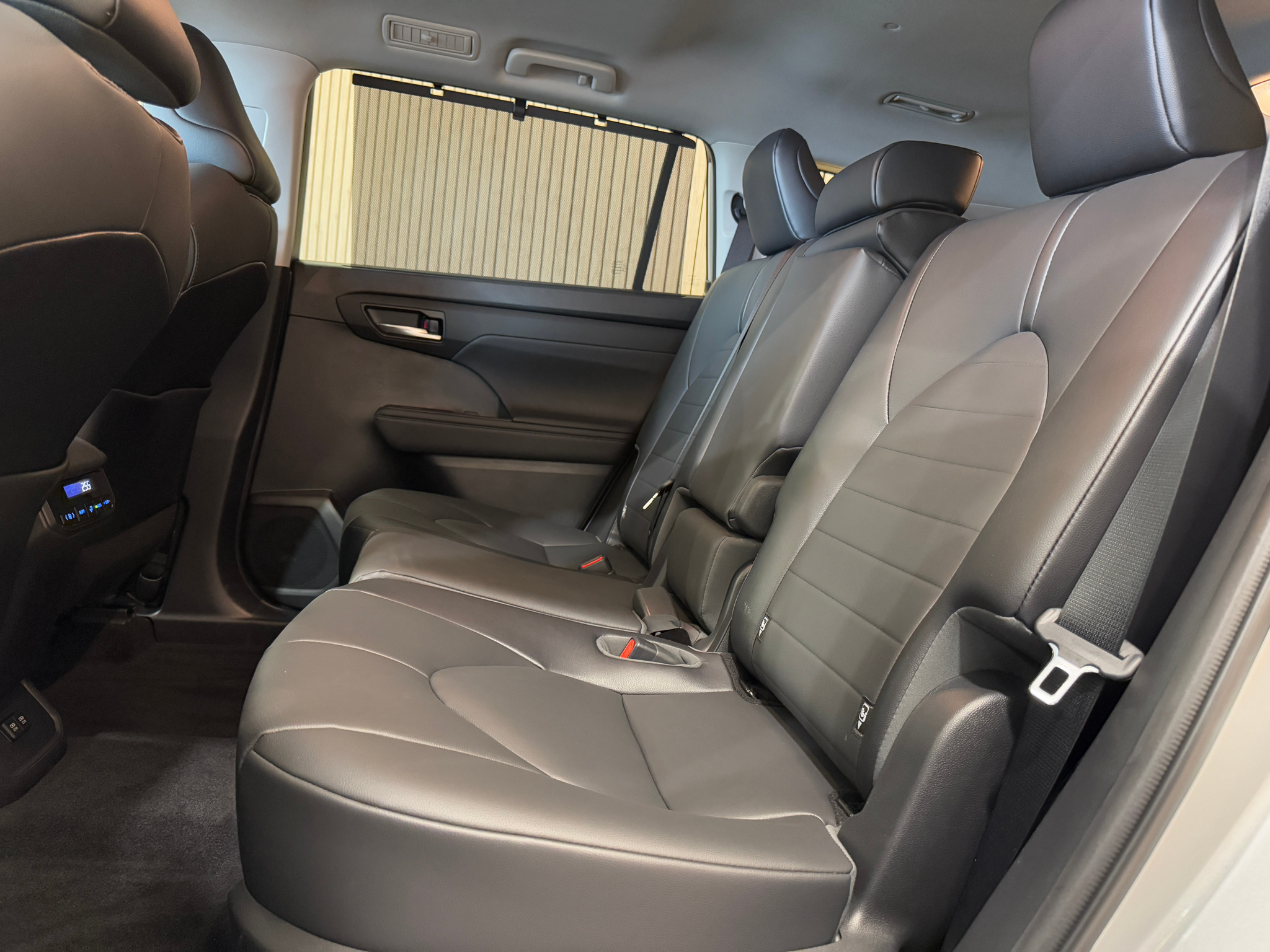 listing desktop thumbnail image 11