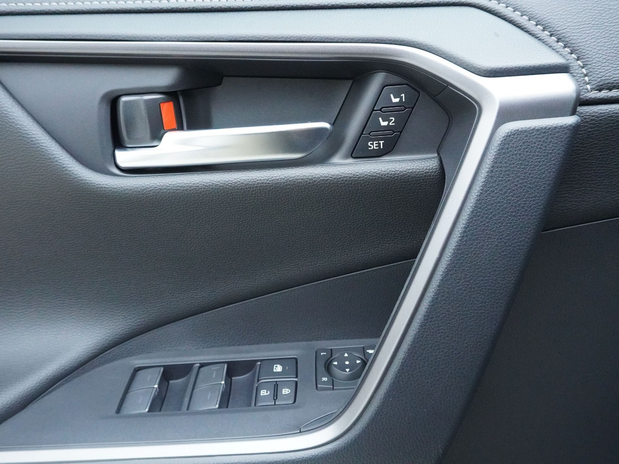 listing desktop thumbnail image 8