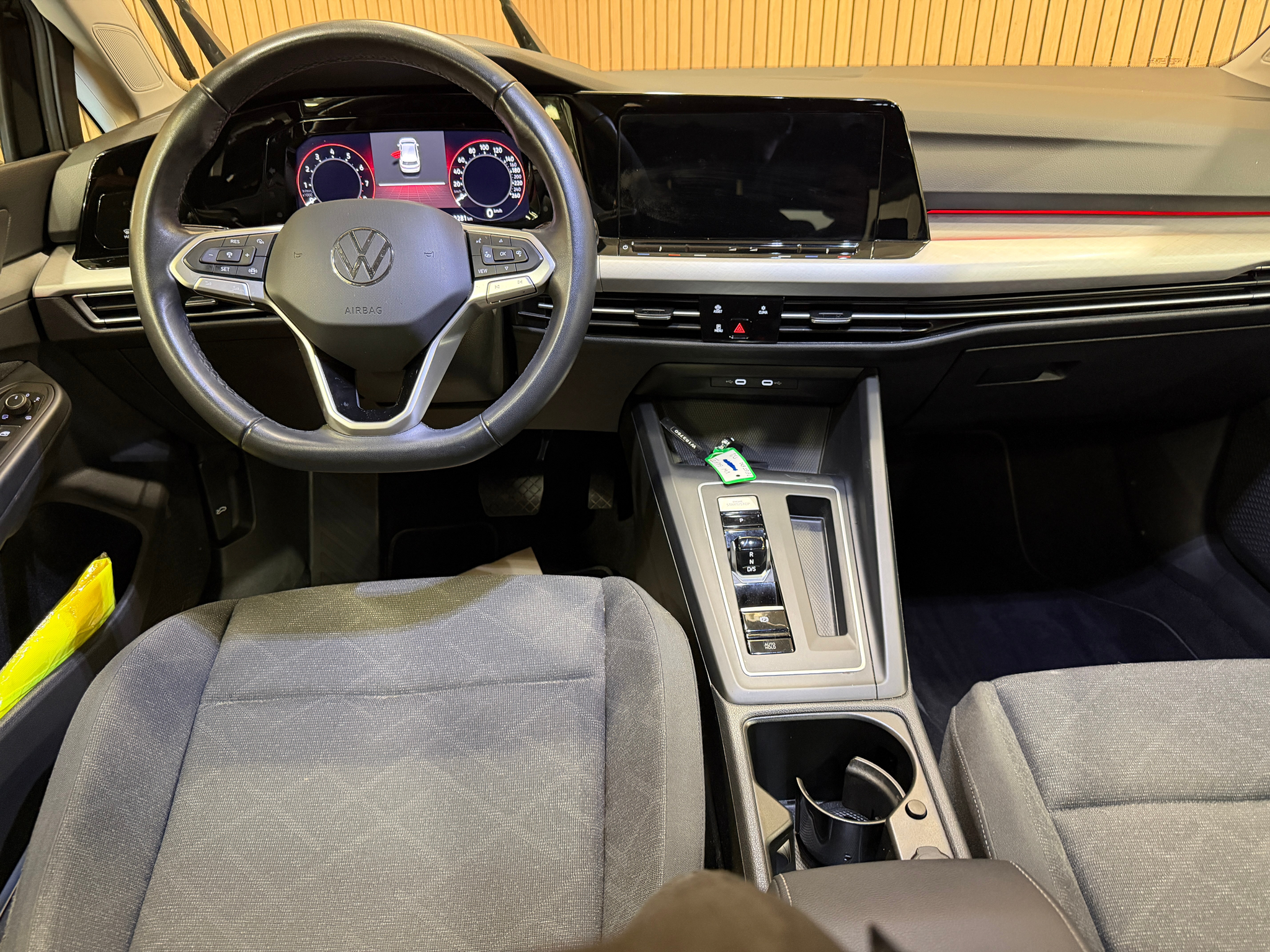 listing desktop thumbnail image 6