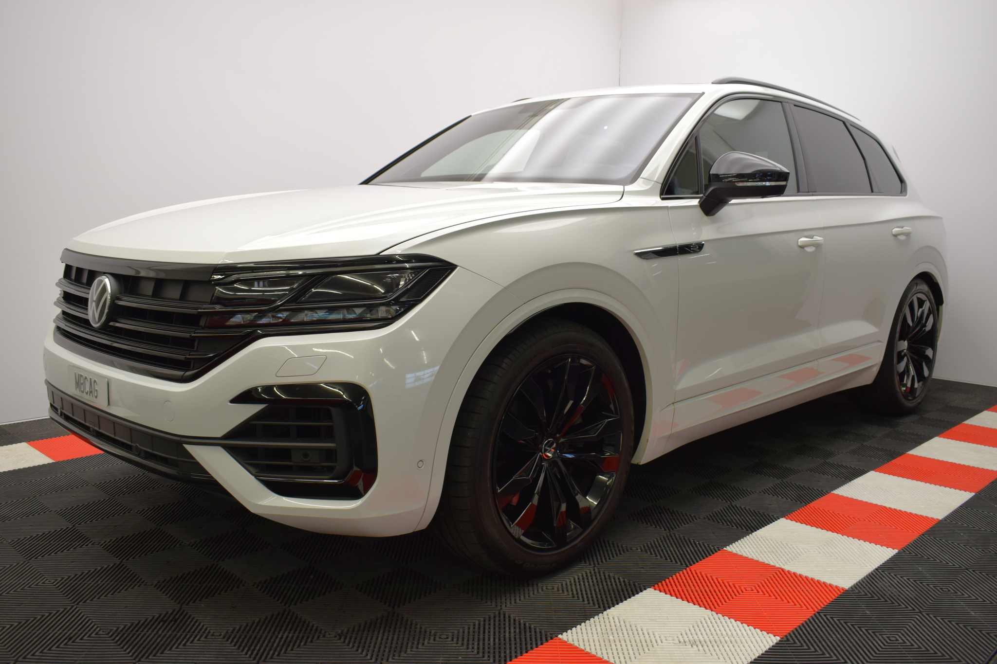 listing desktop thumbnail image 3