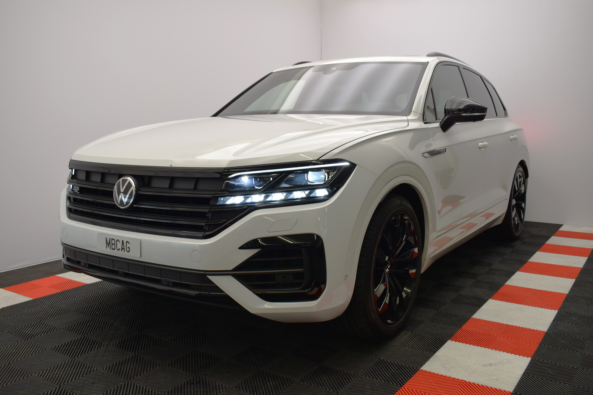 listing desktop thumbnail image 1