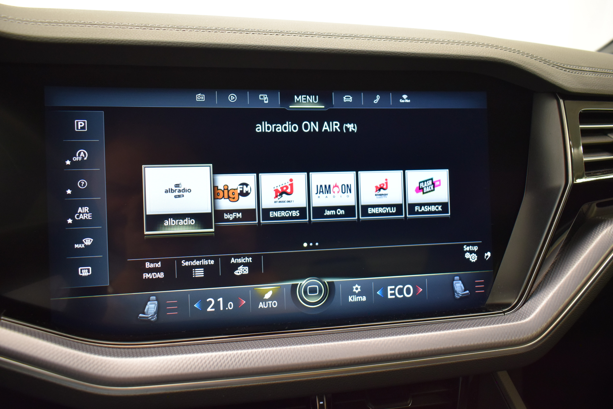 listing desktop thumbnail image 24