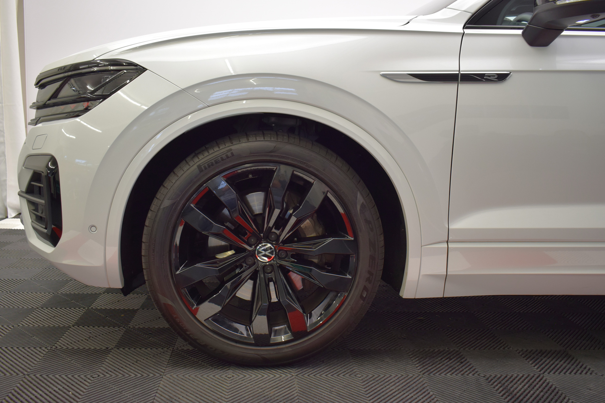 listing desktop thumbnail image 4