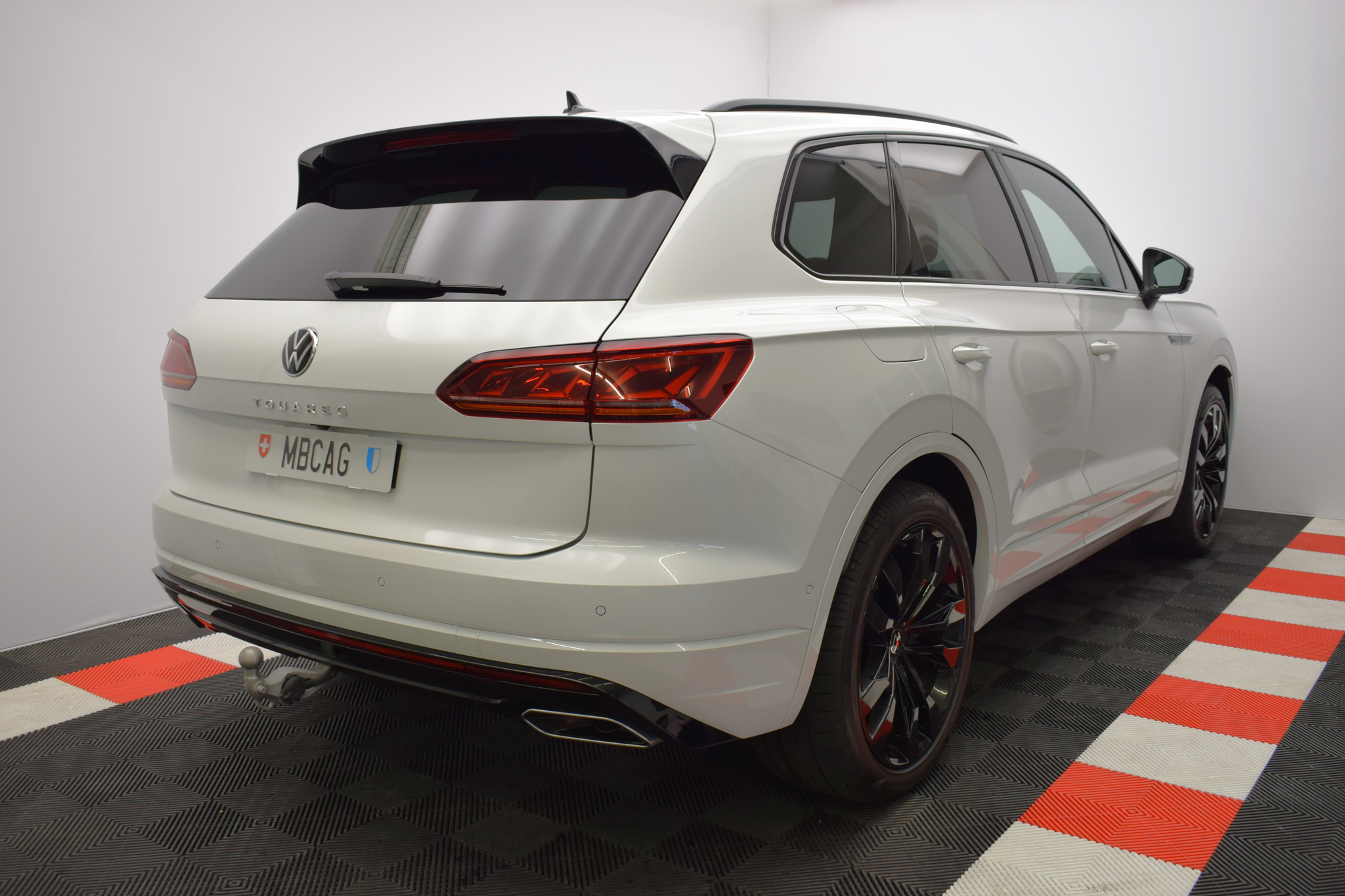 listing desktop thumbnail image 10