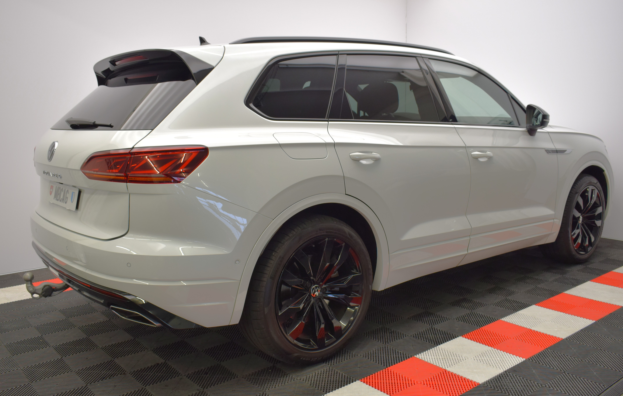 listing desktop thumbnail image 11