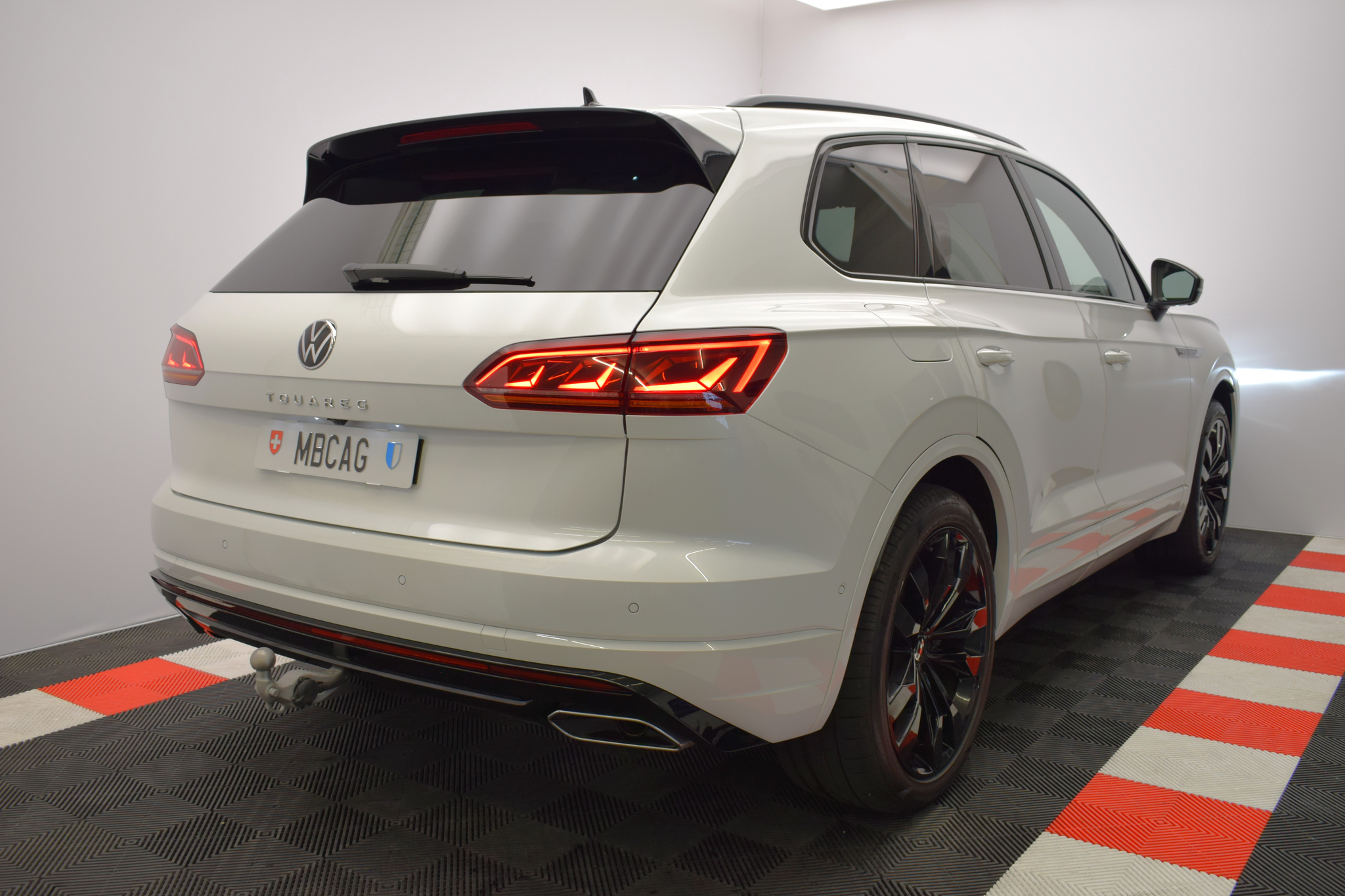 listing desktop thumbnail image 7