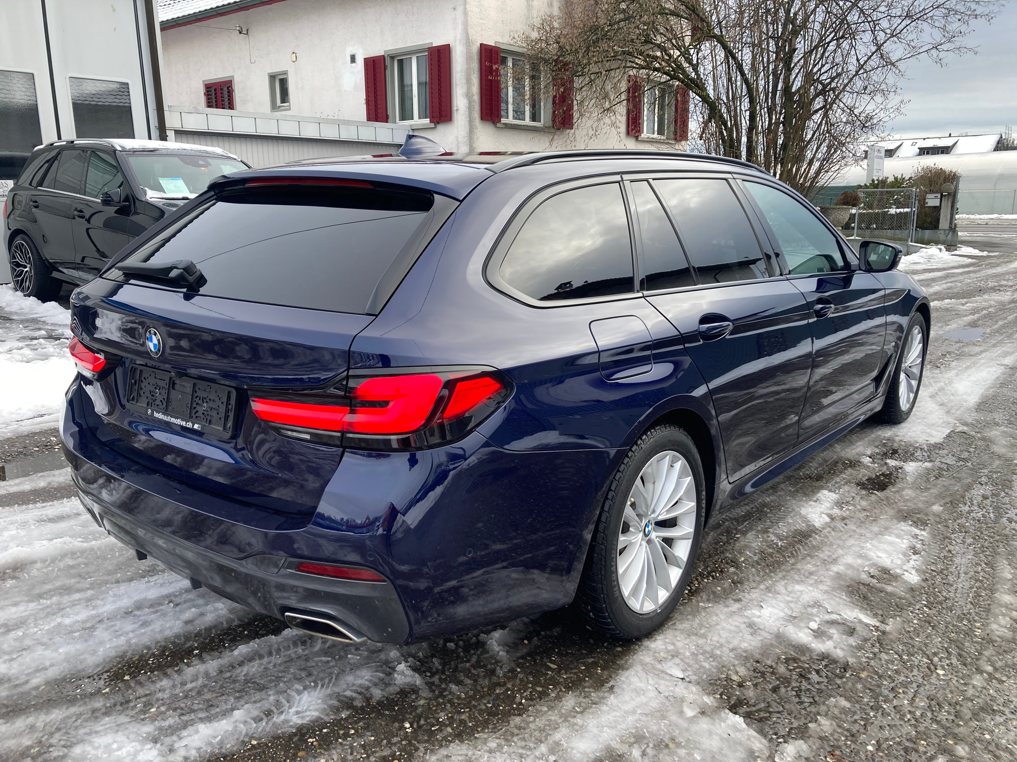 listing desktop thumbnail image 4